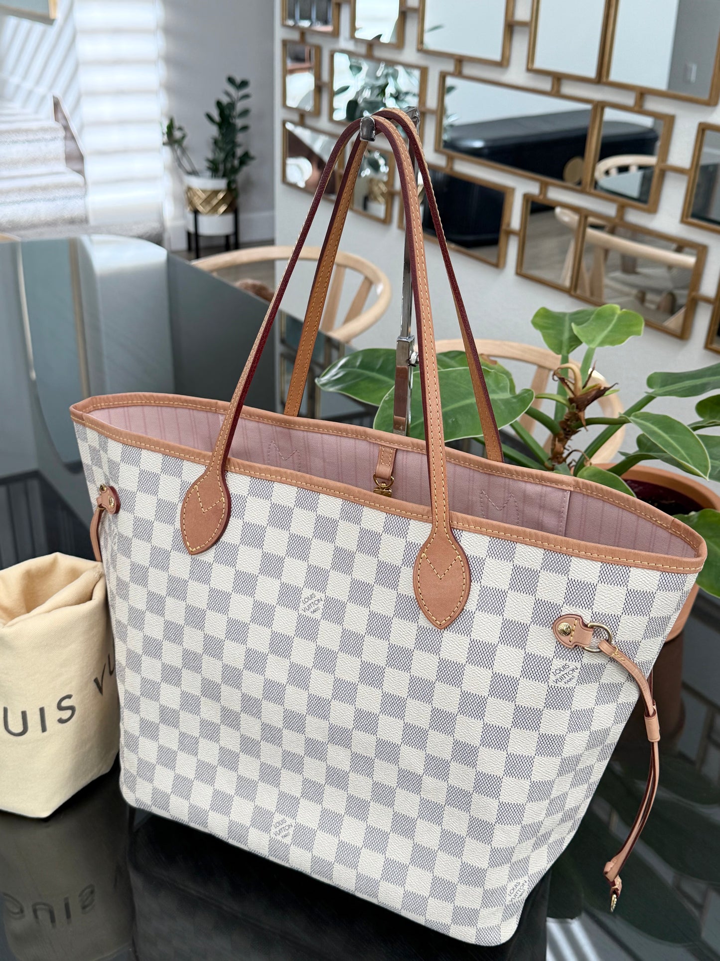 Neverfull MM Azur in Rose Ballerine with Dustbag 📅 Year: 2020