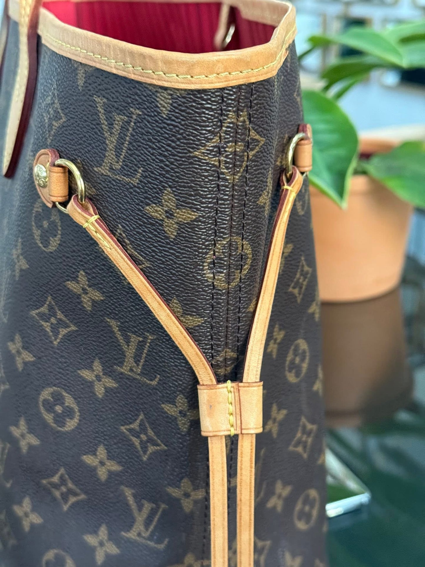 Neverfull MM Monogram in Cerise interior with Dustbag and Insert Organizer 🌺 📅 Year: 2018