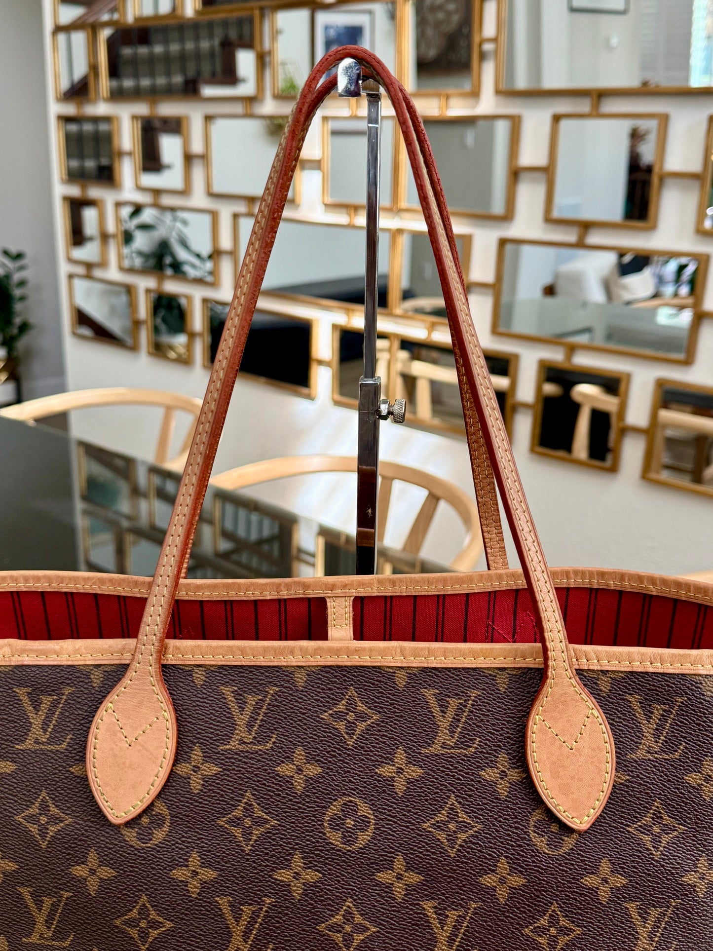 Neverfull MM Monogram in Cerise interior with Dustbag and Insert Organizer 📅 Year: 2020
