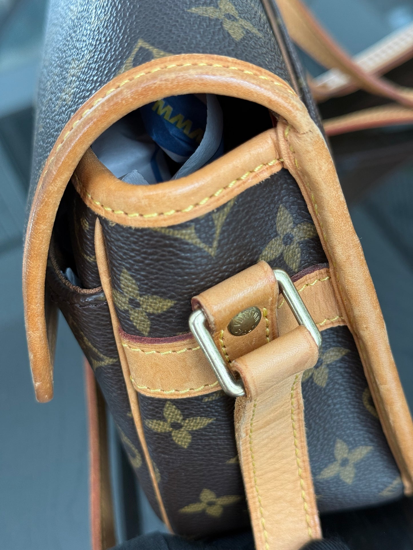 Sologne Crossbody 📅 Year: 2003