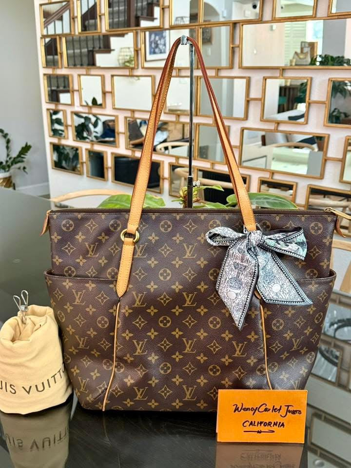 Totally GM in Monogram with Dustbag and Non branded Twilly 📅 Year: 2015