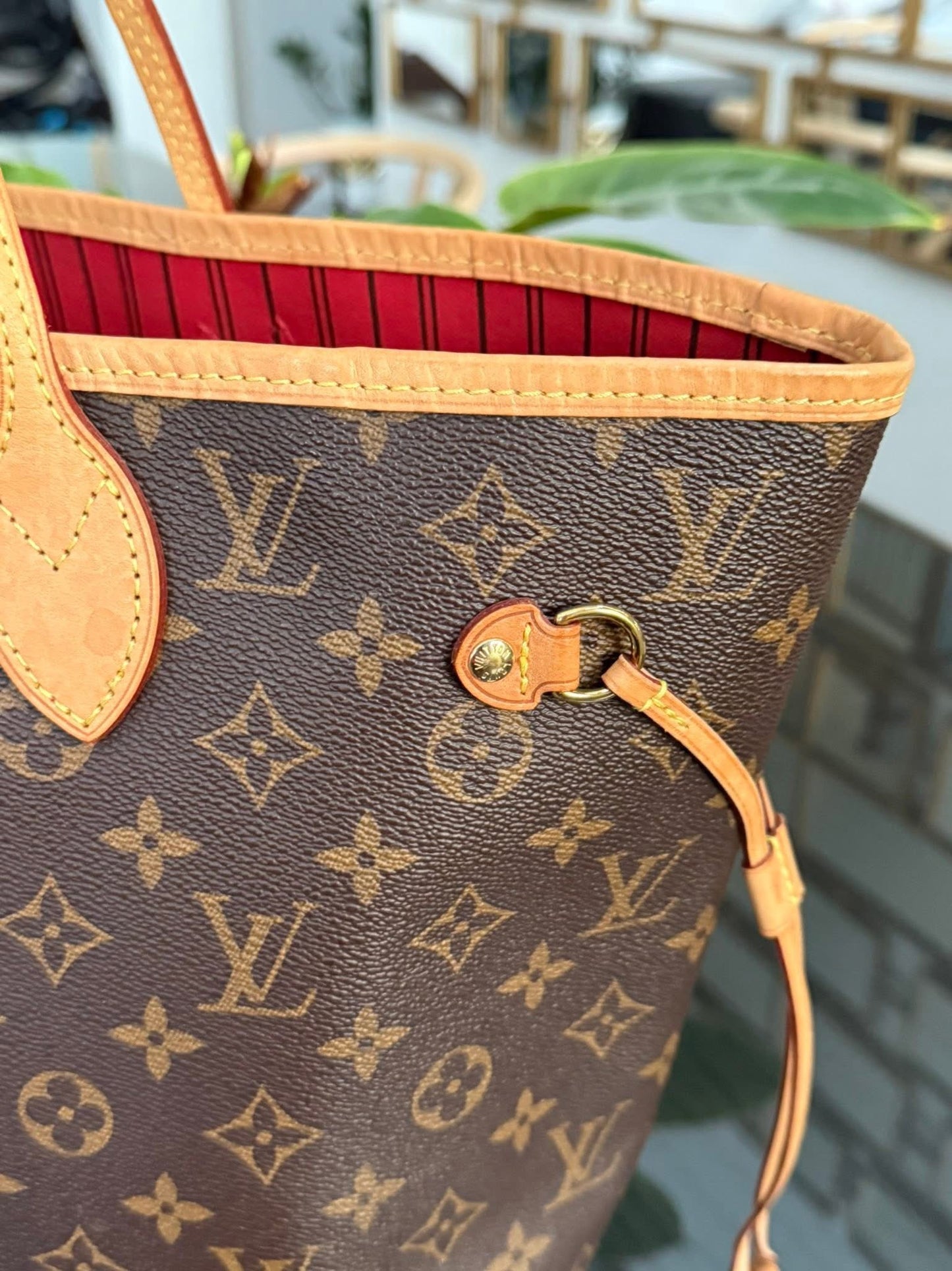 Neverfull MM Monogram in Cerise interior with Dustbag and Insert Organizer 🌺 📅 Year: 2018