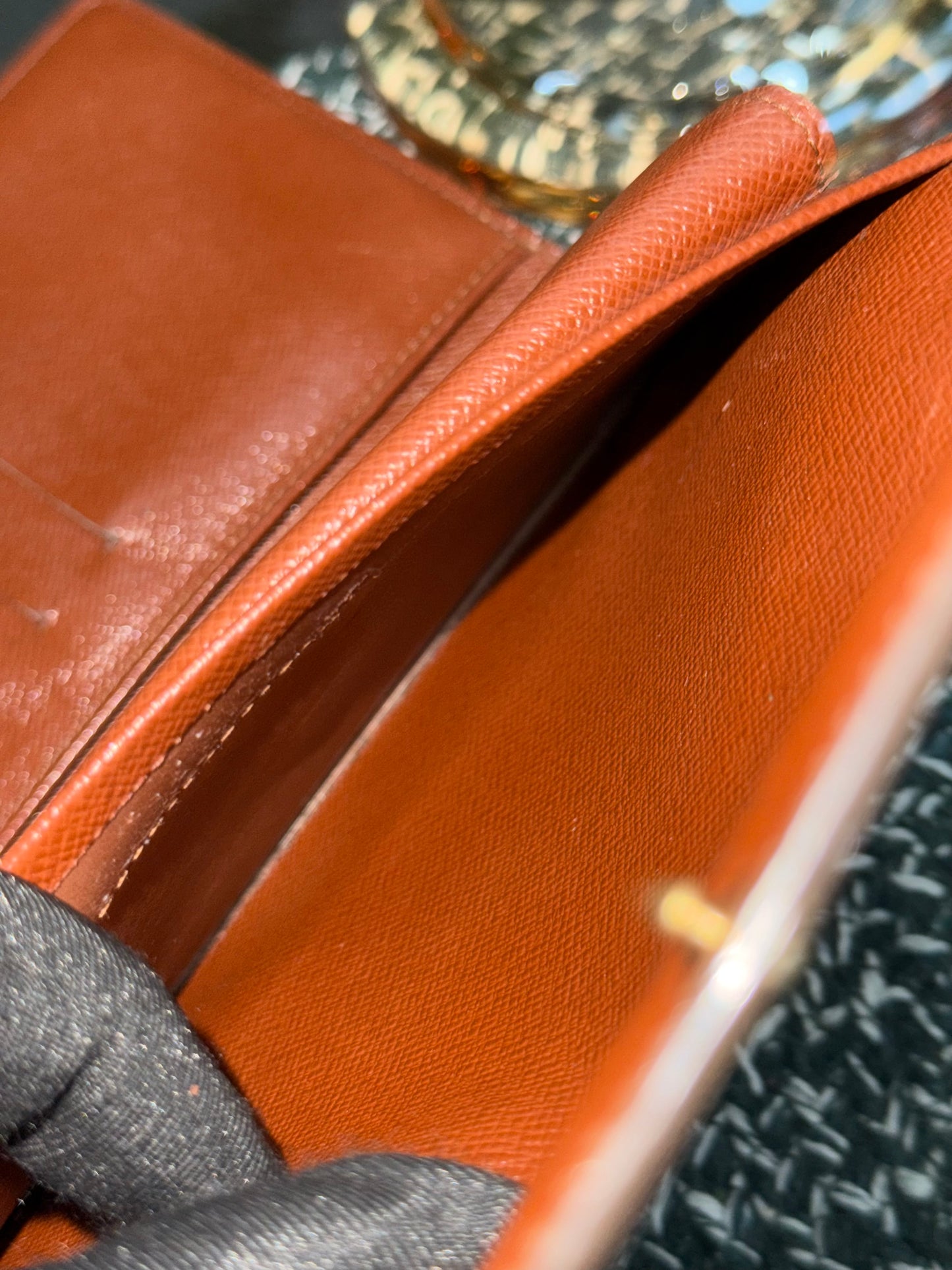 Etui Wallet Passport Holder in Monogram with 6 Cardholders 🗓️ Year: 1999