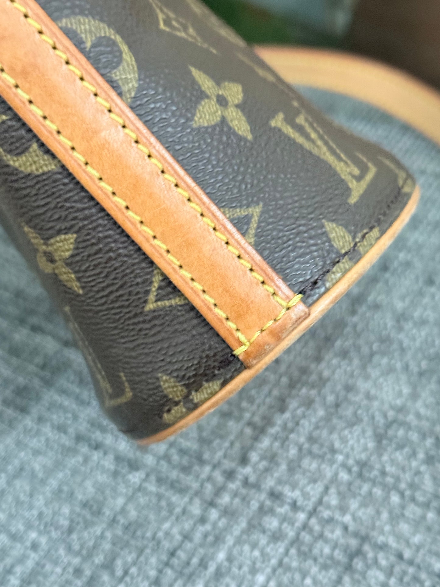 Drouot Crossbody-🗓️ Year 1999