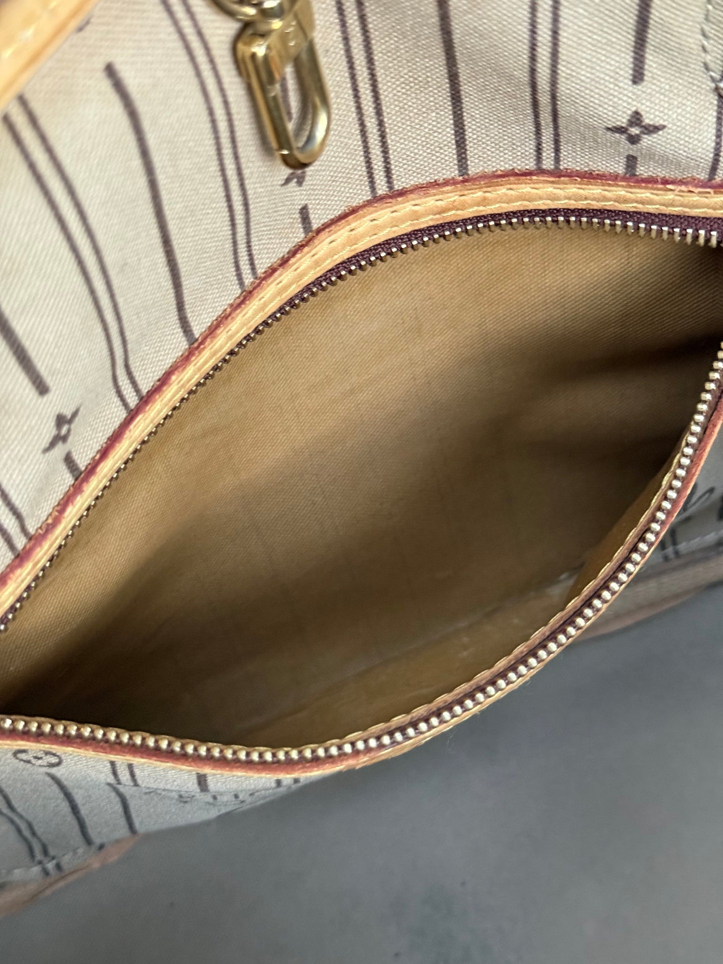 Neverfull PM with Dustbag -🗓️ Year: 2009