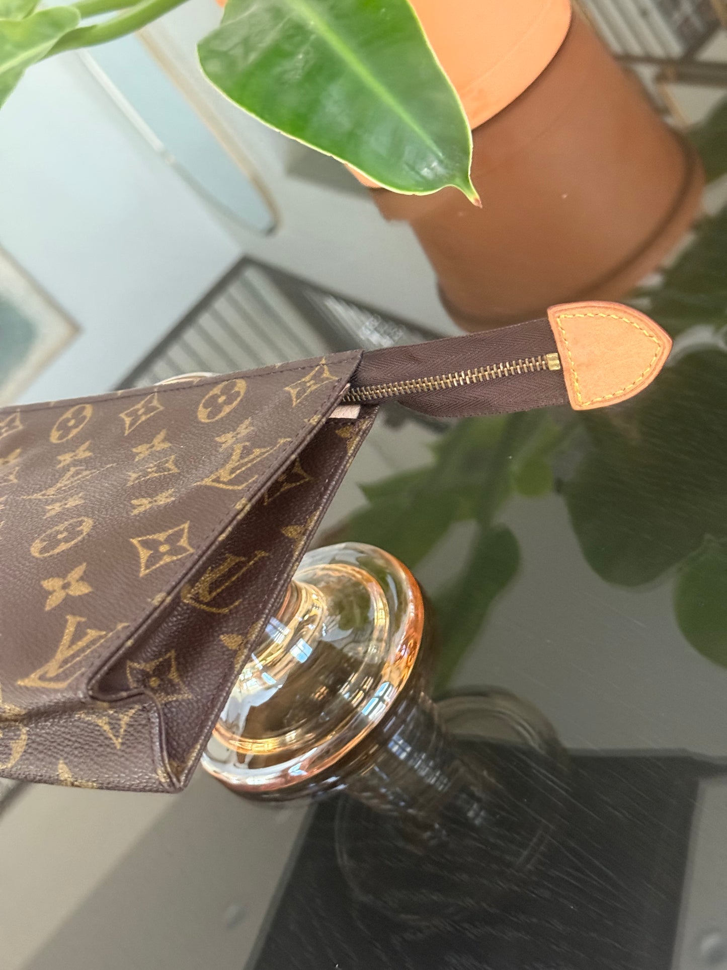 Toiletry 19 - 📅 Year 1989