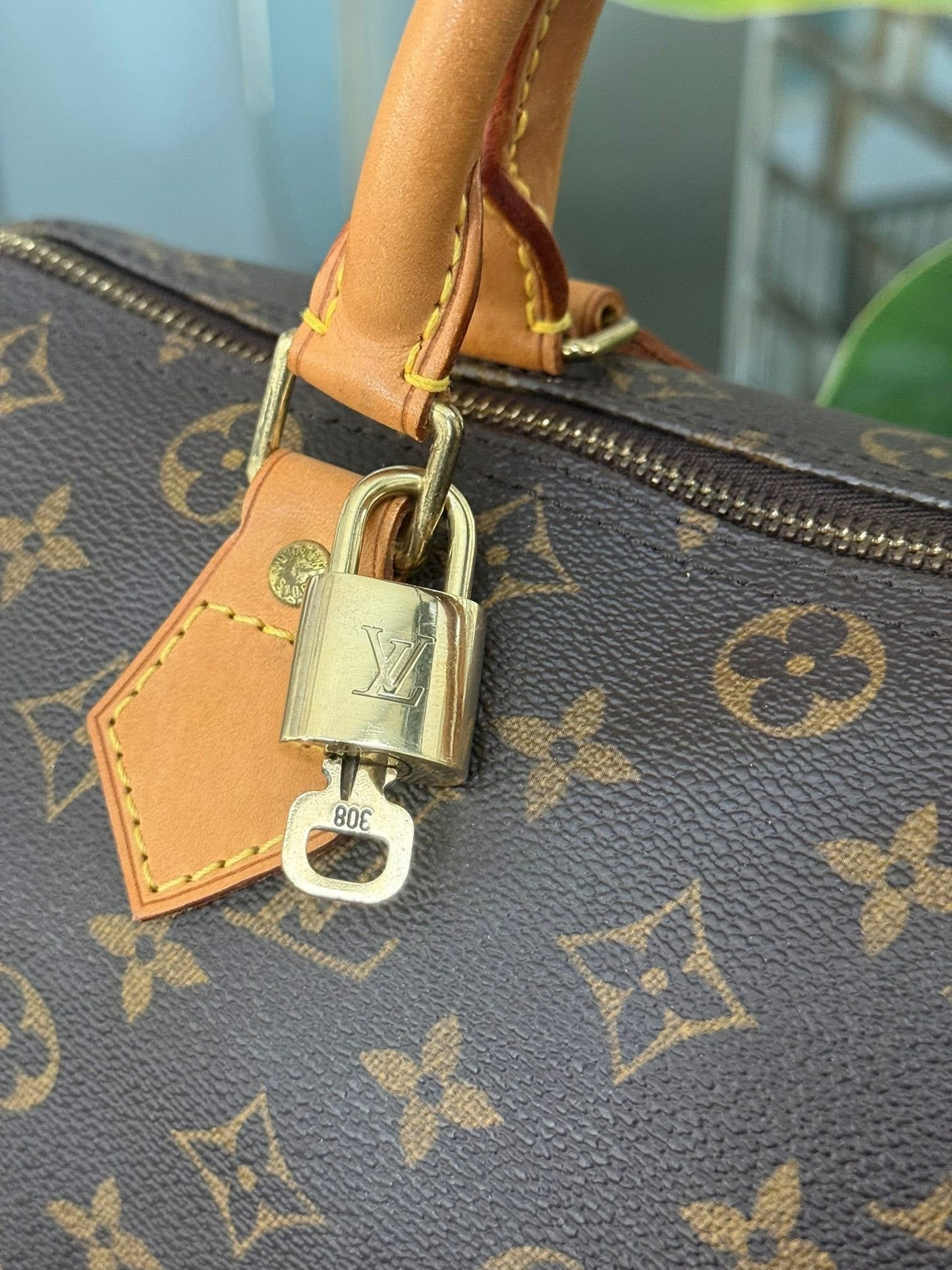 Speedy 30 with Lock 🔐 and Key 🔑 🗓️ Year: 2005