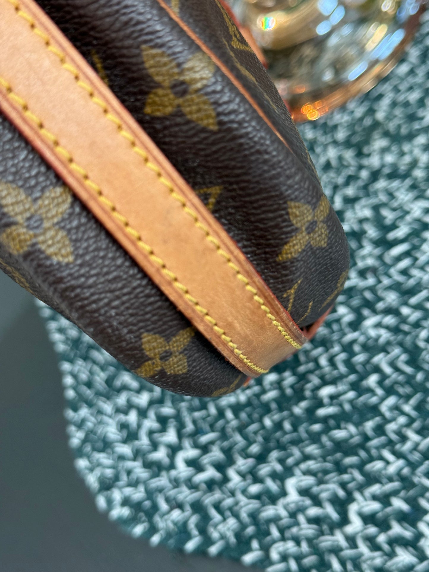 Jeaunefille MM Crossbody 📅 Year: 1990