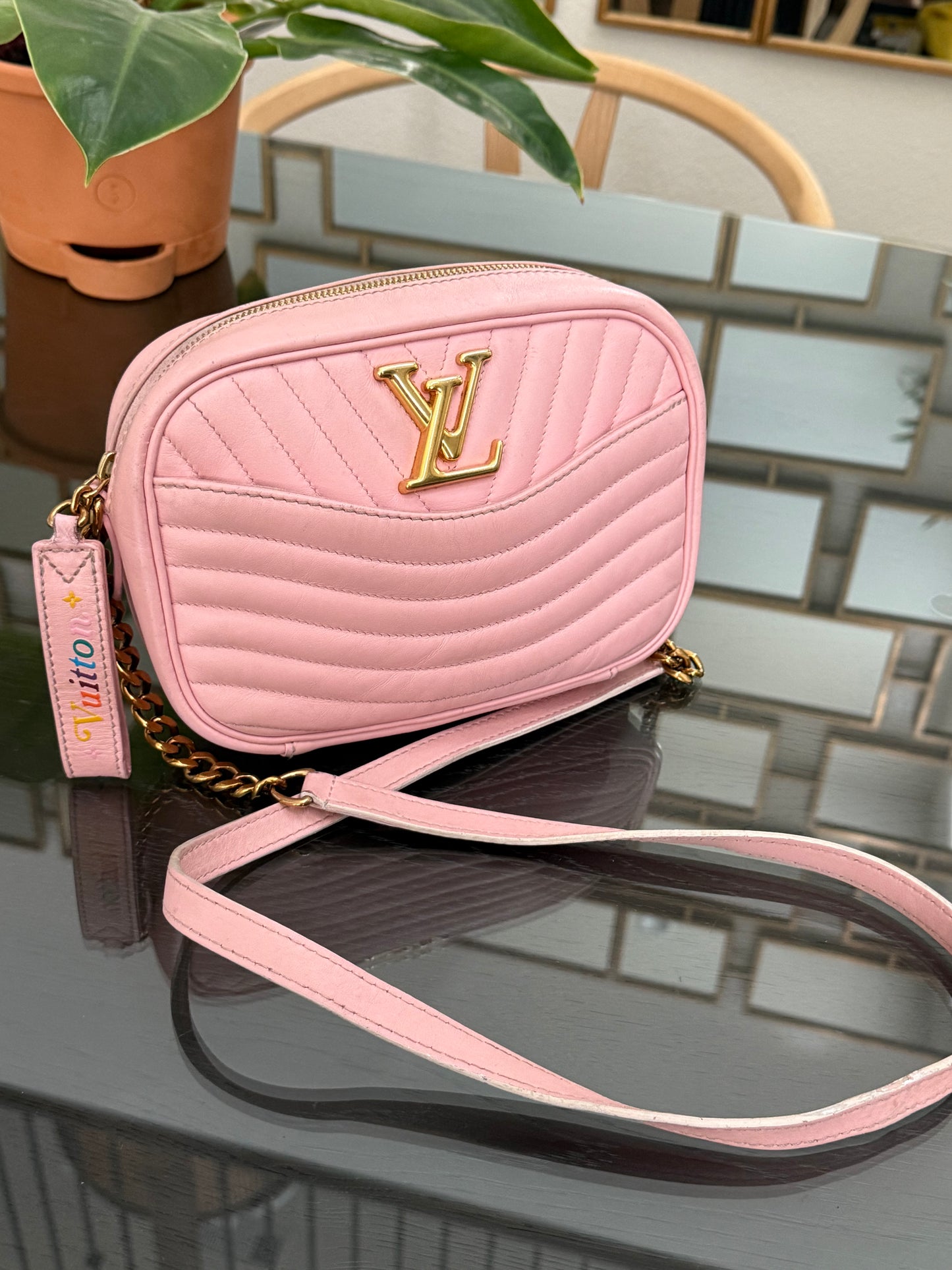 New Wave Camera Bag -🗓️ Year: 2019