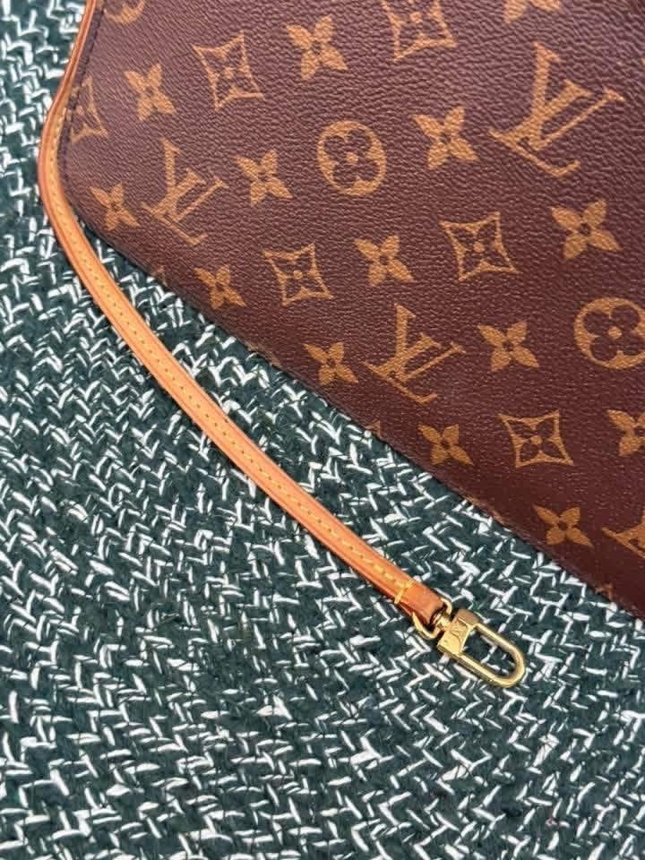 Neverfull MM/GM Pouch in Cerise 🗓️Year 2014