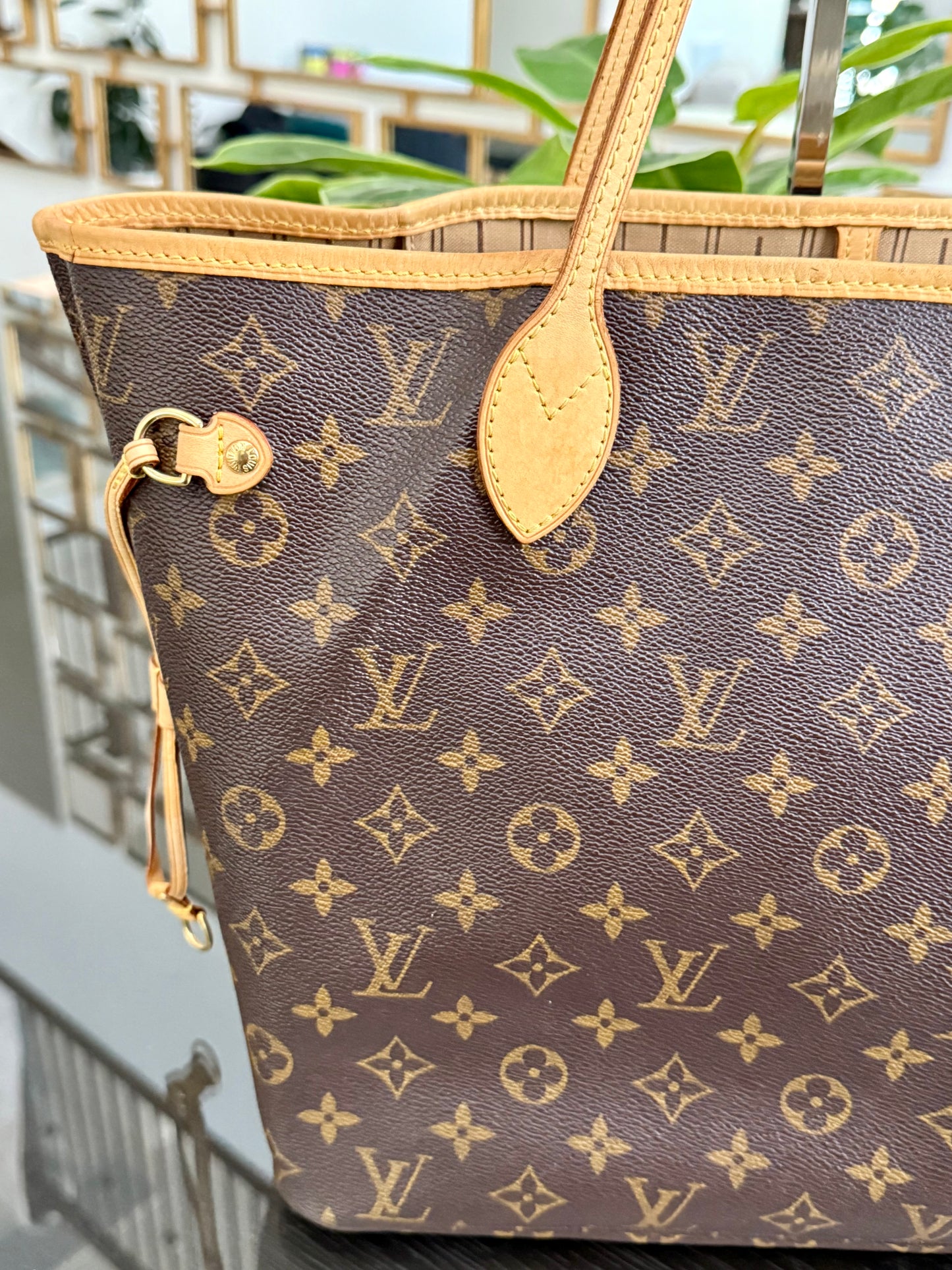 Neverfull MM in Monogram with Dustbag 🗓️ Year: 2007