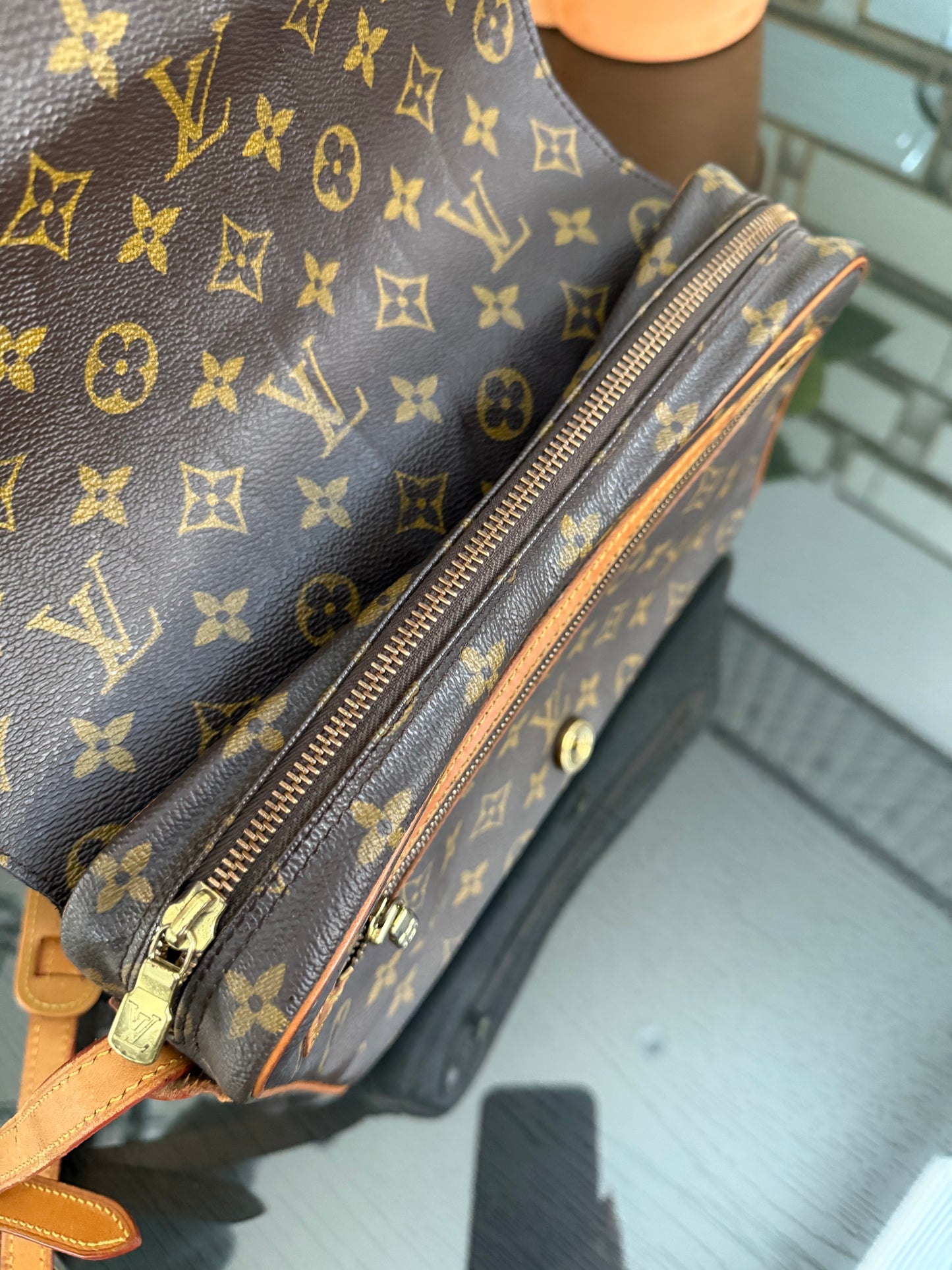 St. Germain 28 Crossbody Bag 
🗓️ Year: 1995