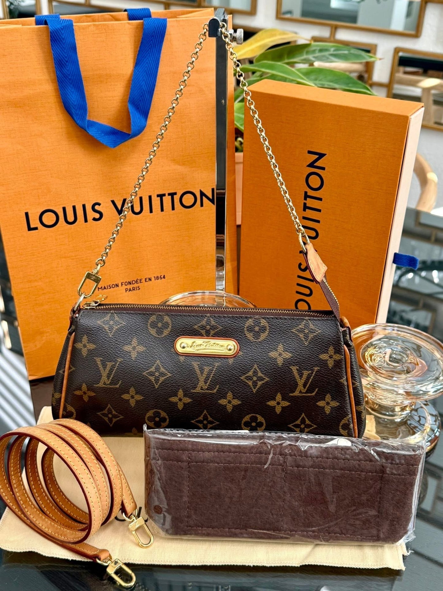 Eva Clutch with Original Strap,Box Dustbag and Insert Organizer 🗓️ Year: 2012
