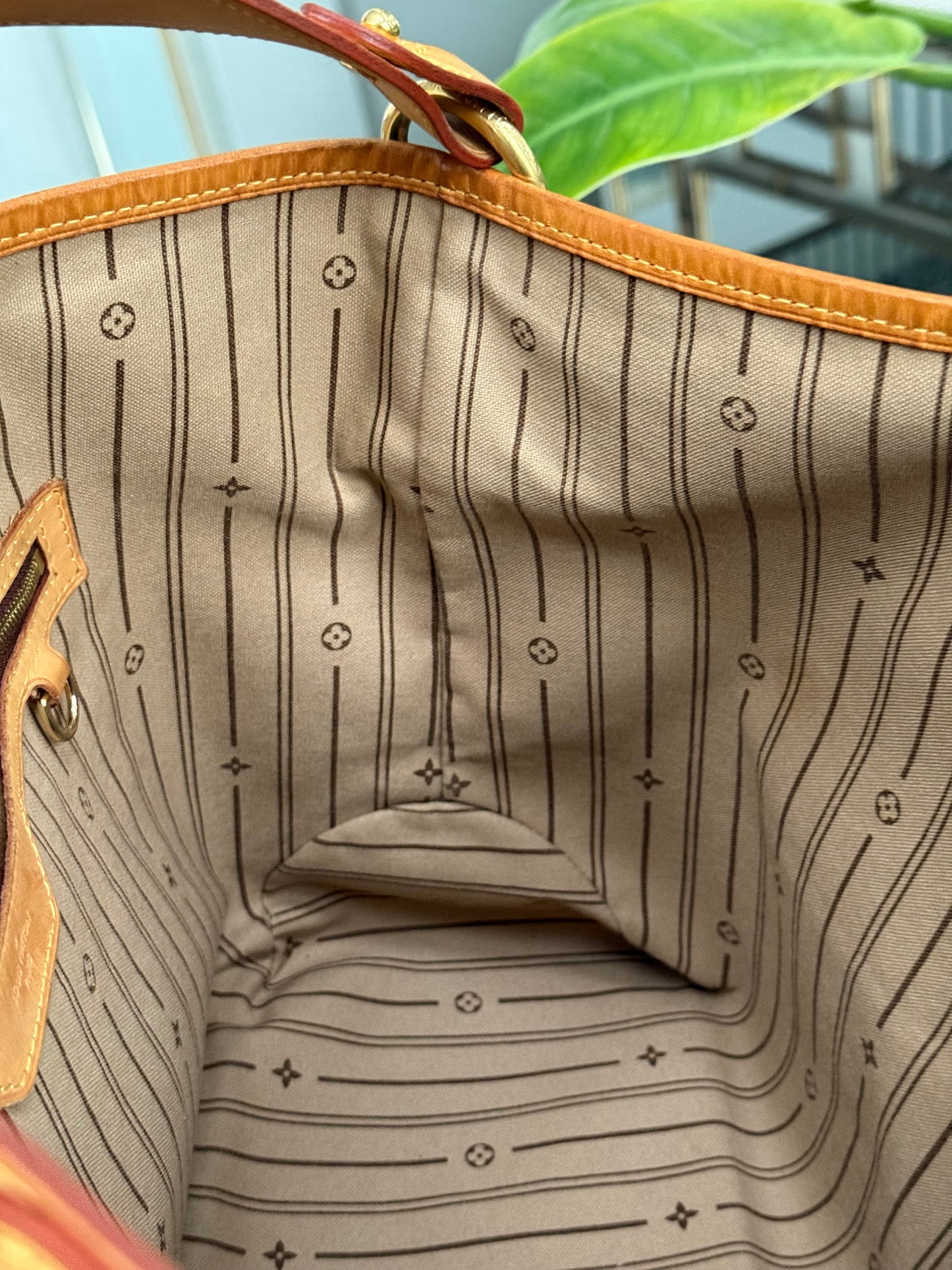 Delightful PM with Dustbag and Insert Organizer 🗓️ Year: 2012