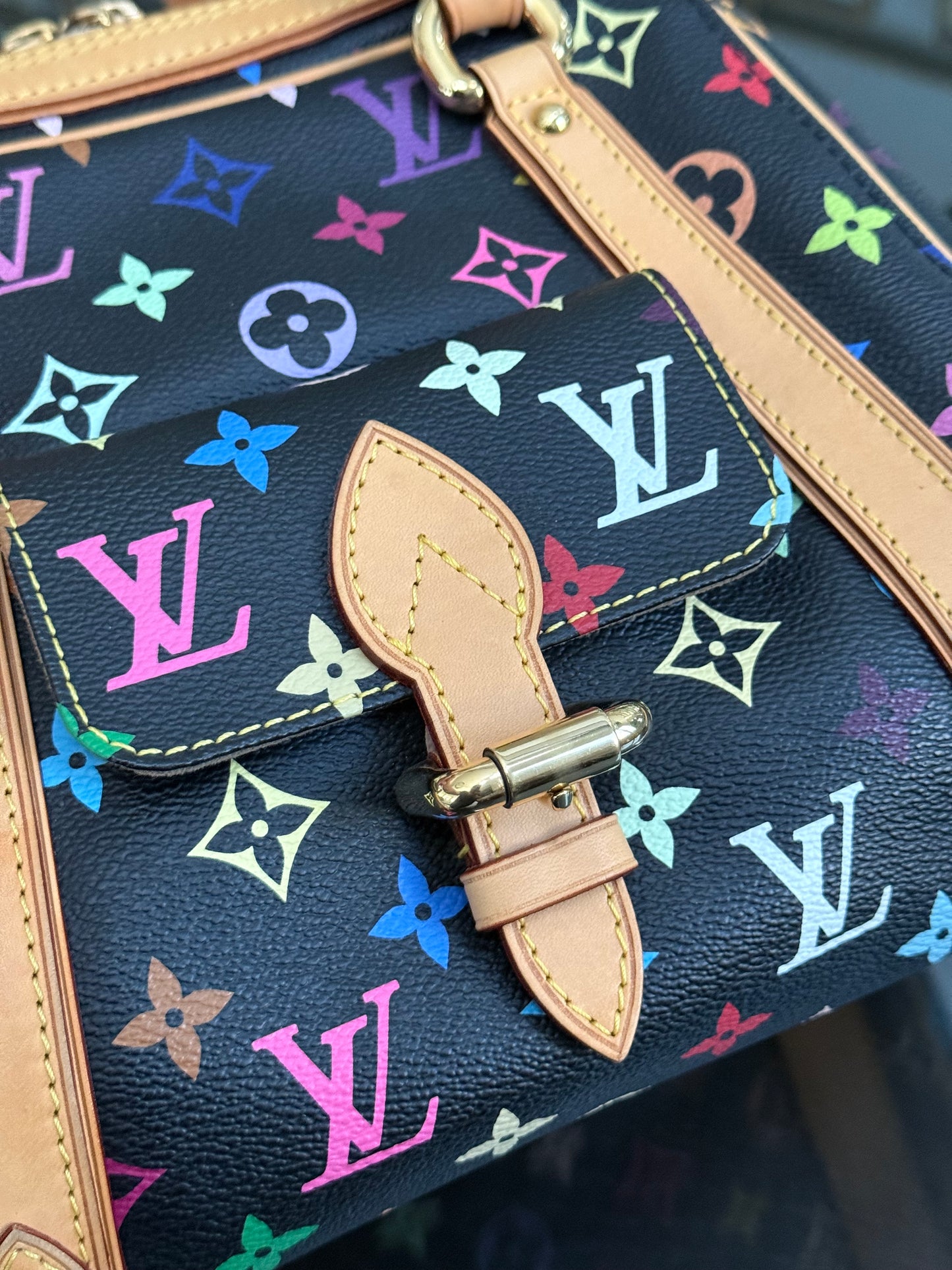 Multicolor Priscilla with Dustbag🌺📅 Year: 2008