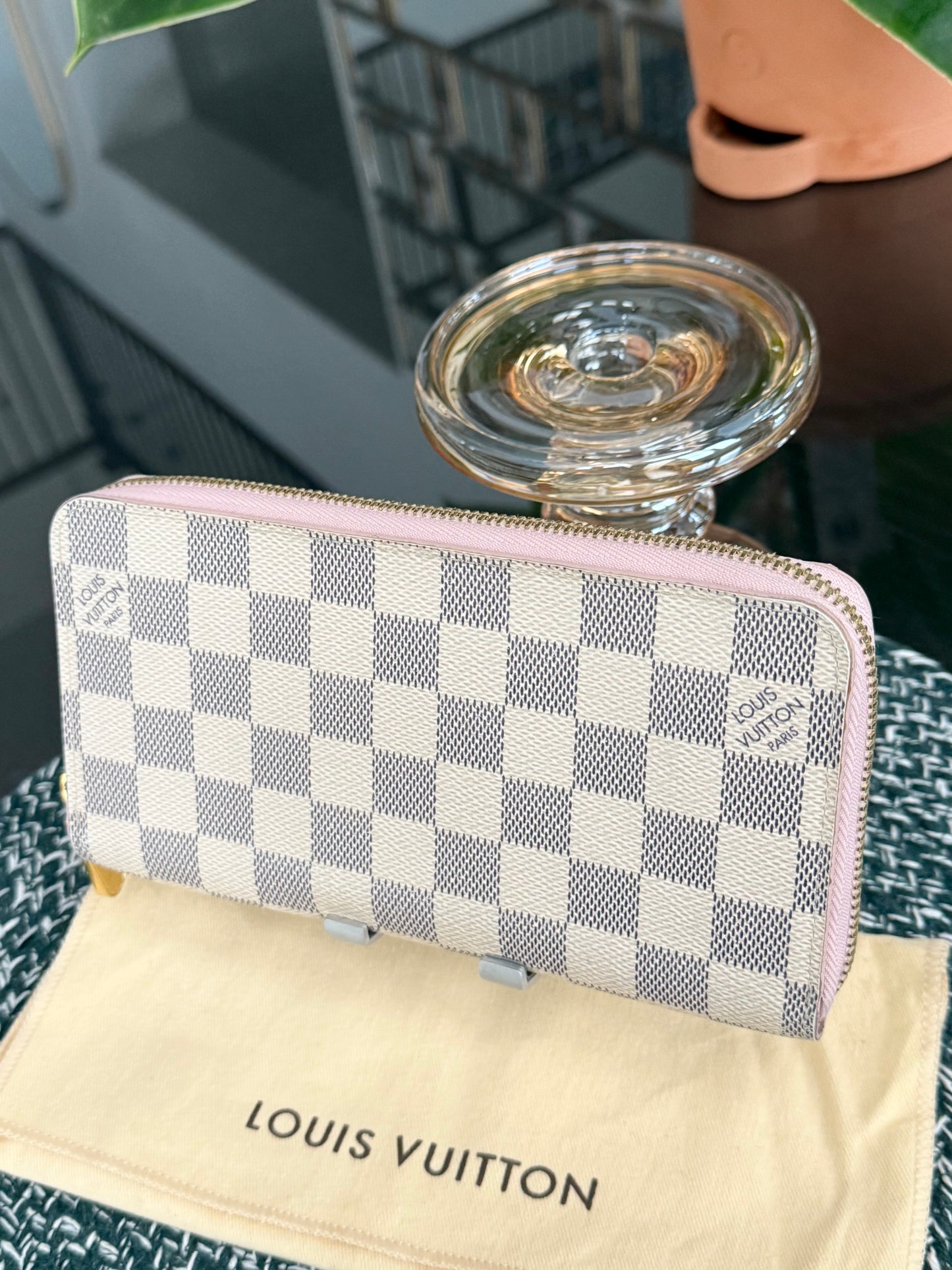 Zippy Long Wallet Azur in Rose Ballerine with Dustbag 🗓️ Year: 2018
