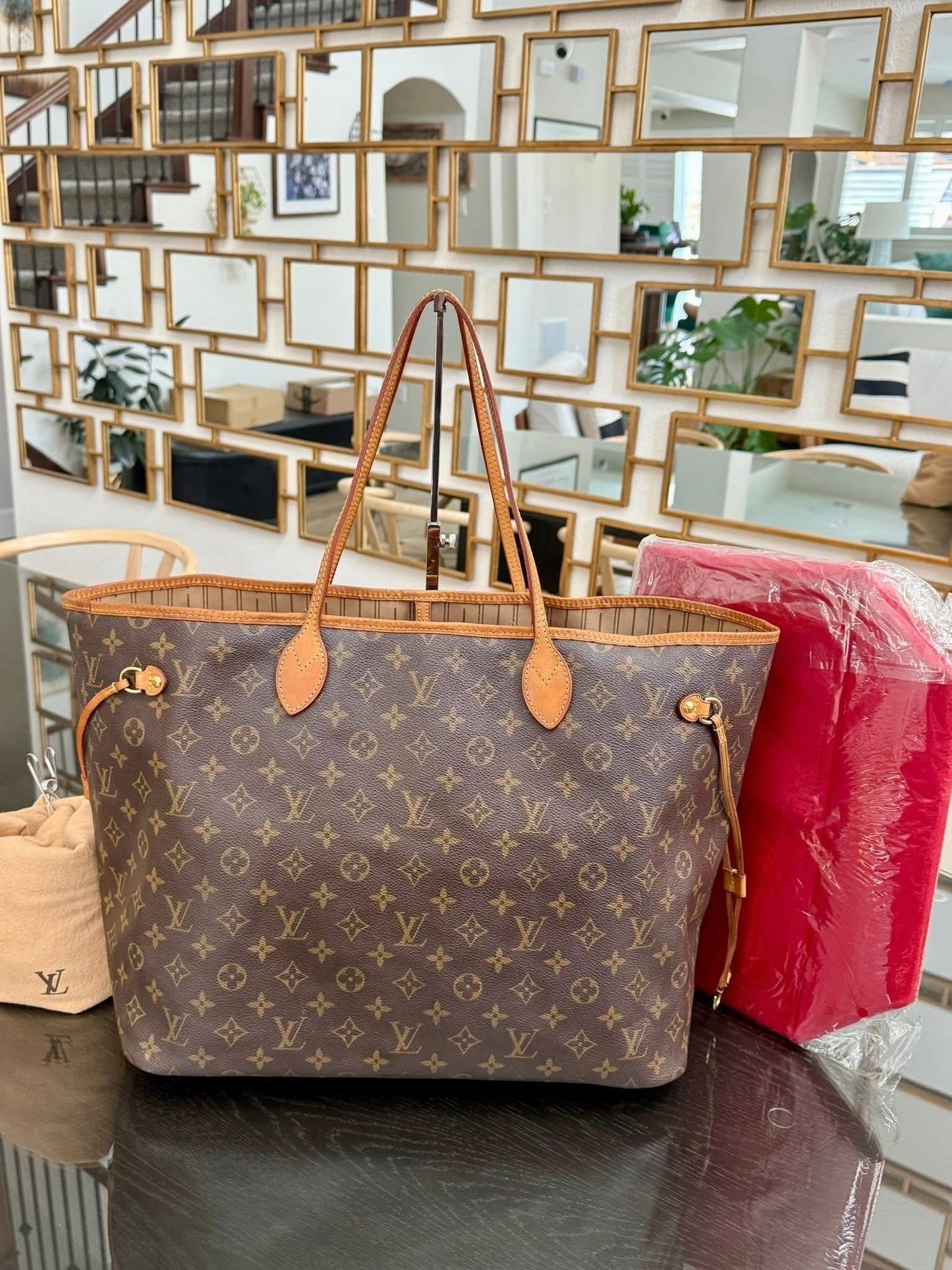 Neverfull GM with Dustbag and Insert Organizer 🗓️ Year: 2008