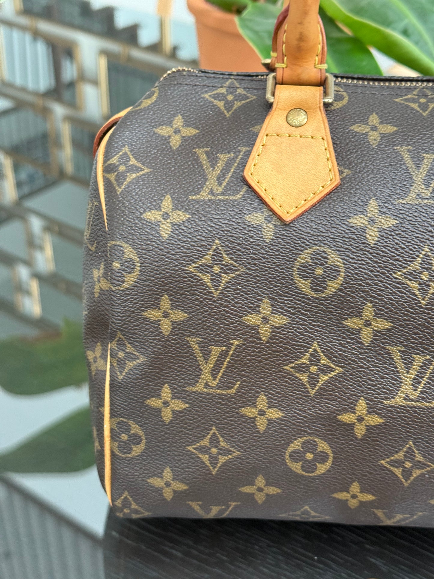 Speedy 25 in Monogram with Lock 🔐 and Key -🗓️ Year: 2005