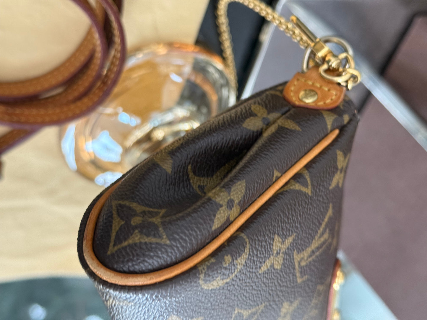 Eva Clutch with Original Strap,Box and Dustbag🗓️ Year: 2009
