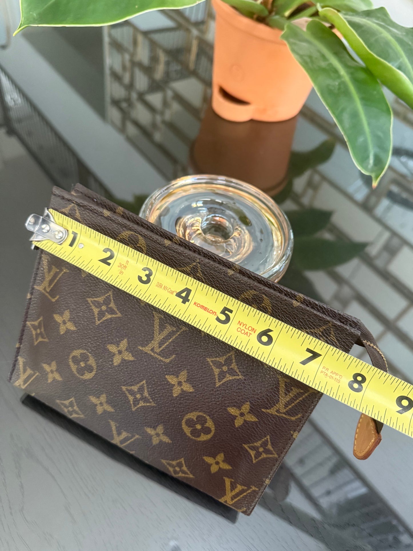 Toiletry 19 - 📅 Year 1989