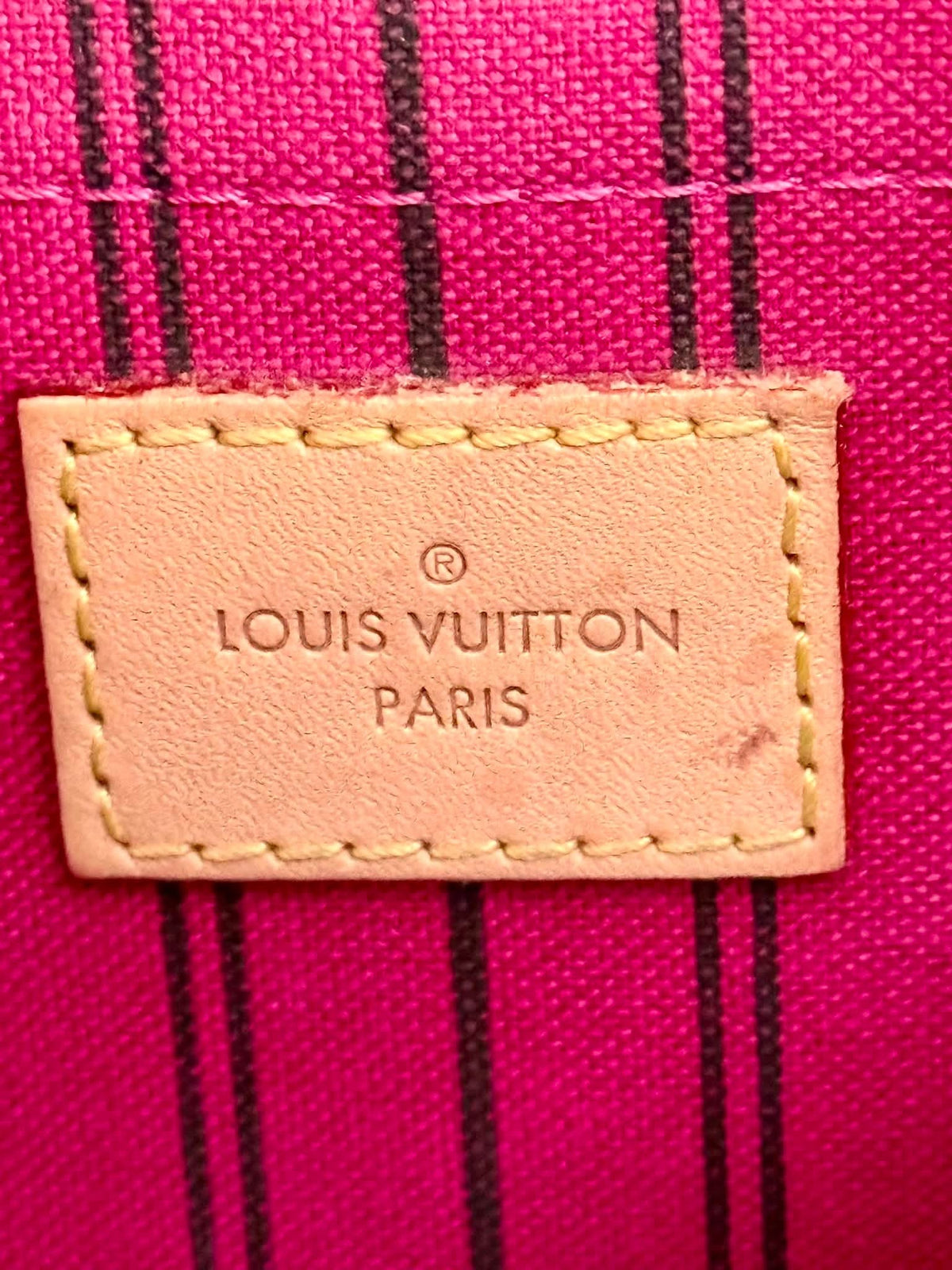 Neverfull MM/GM Pouch in Peony 🗓️Year 2020