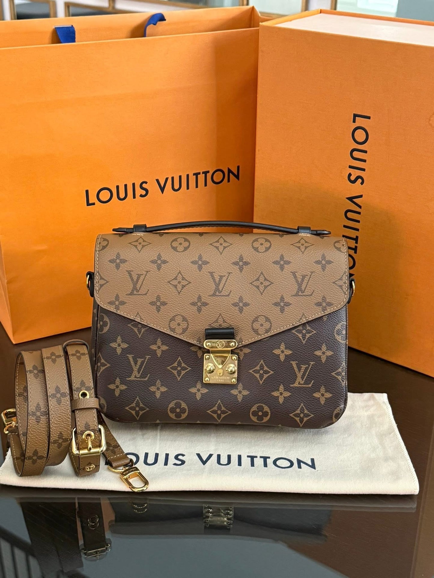 Pochette Metis Reverse in Monogram with Original Strap, Box, Dustbag and Paper bag 🗓️ Year 2019