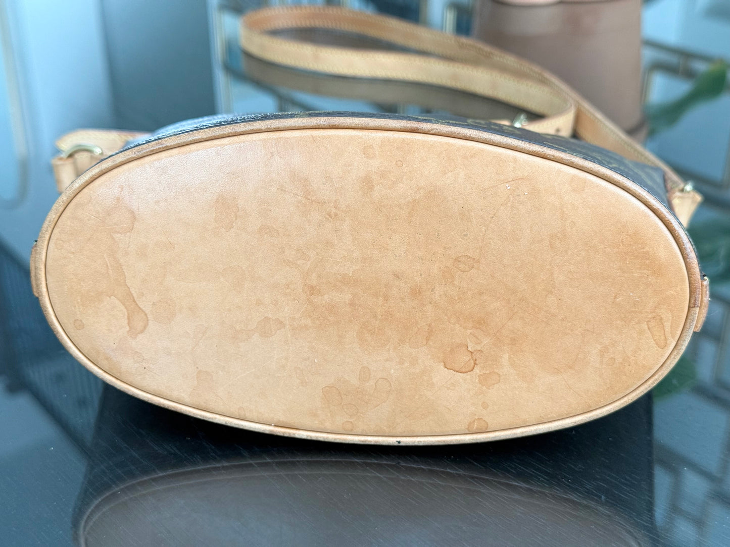 Drouot Crossbody 📅 Year: 1997