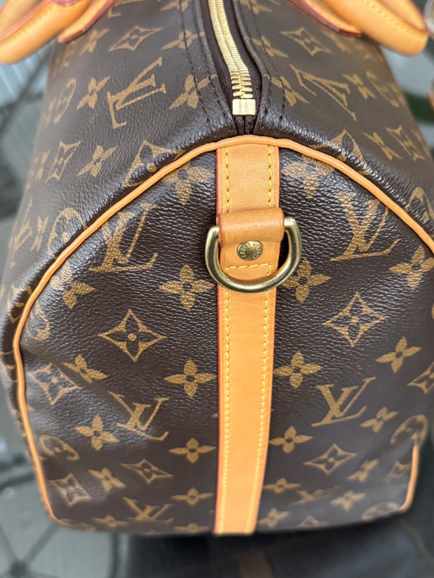 Speedy 40 Bandoulier in Monogram with Lock 🔐, Key and Dustbag 🗓️ Year: 2012