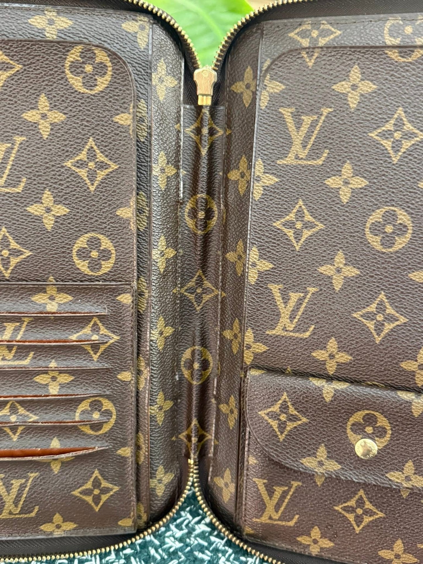 Monogram Escapade Travel Organizer - 🗓️ Year: 1991