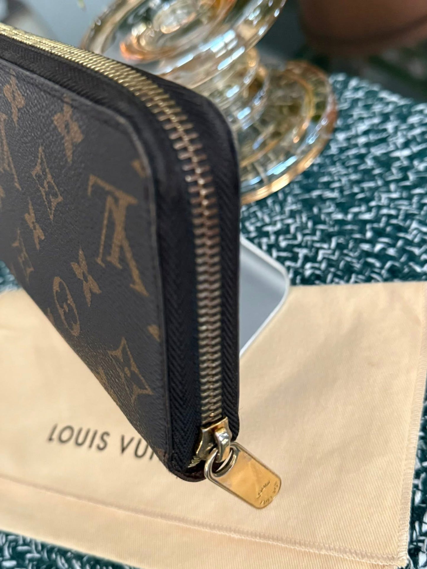 Zippy Long Wallet in Monogram with Dustbag 🗓️ Year: 2011