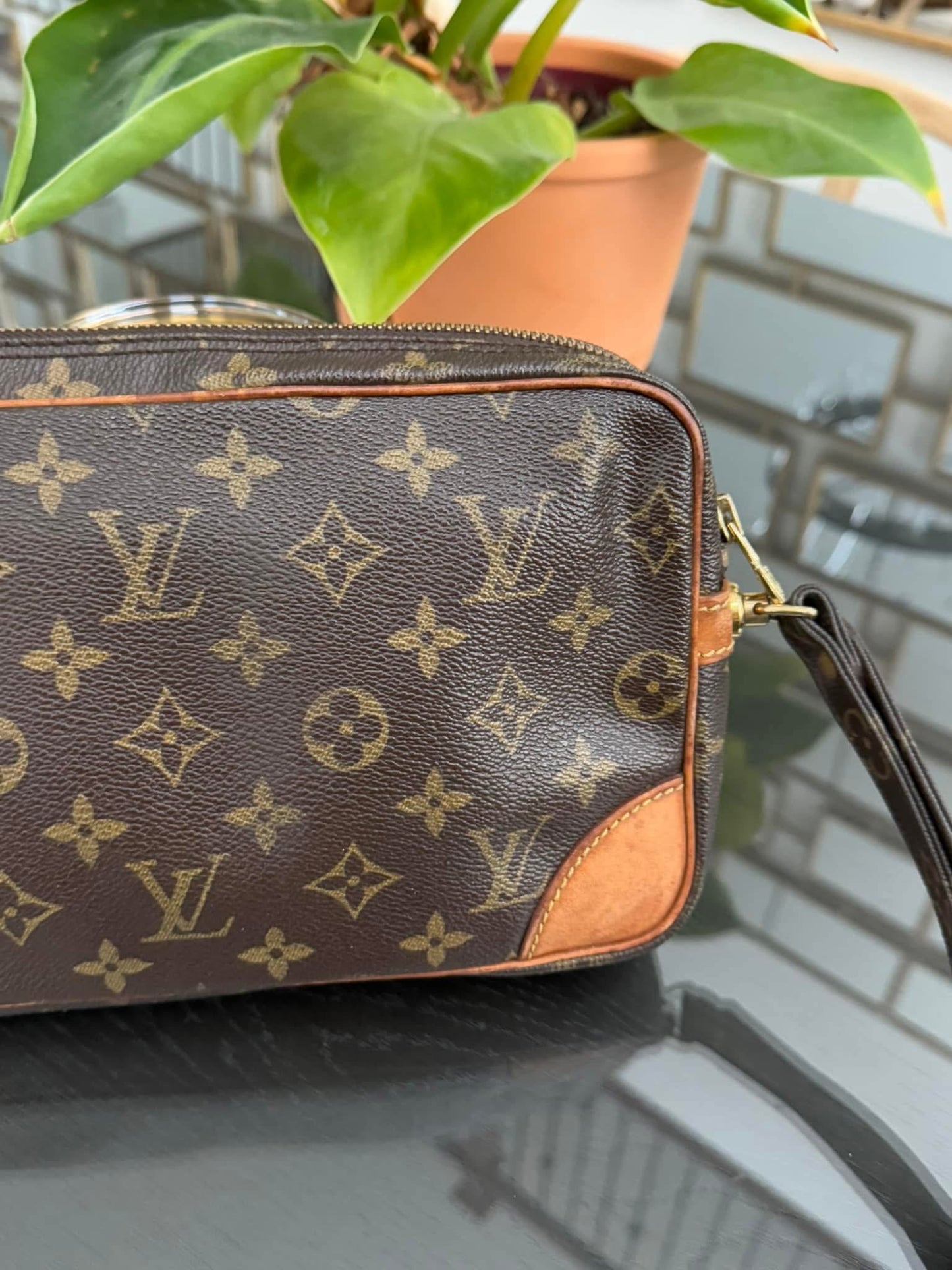 Marley Dragonne Clutch
🗓️ Year: 1986