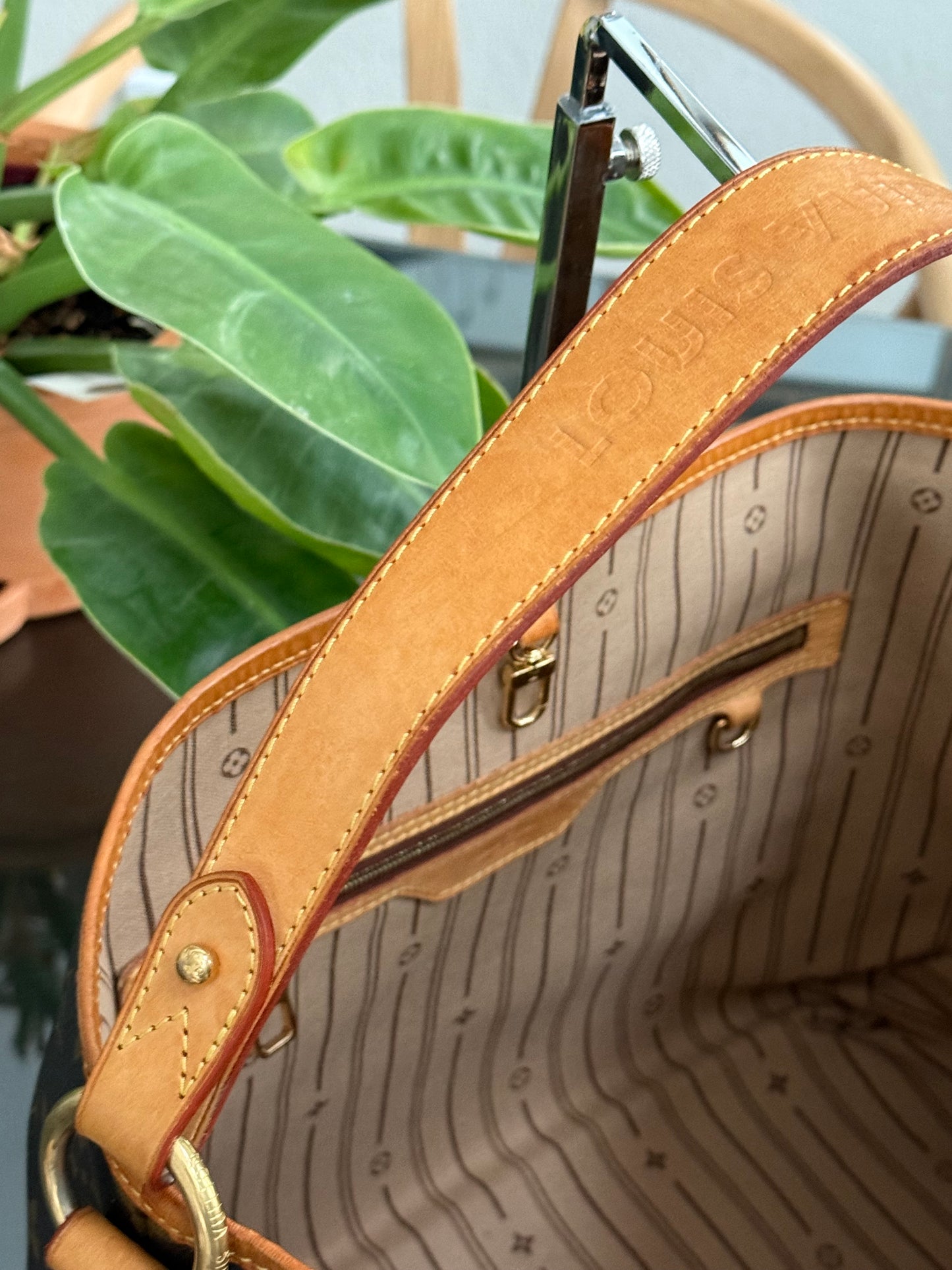 Delightful PM with Dustbag and Insert Organizer 🗓️ Year: 2012