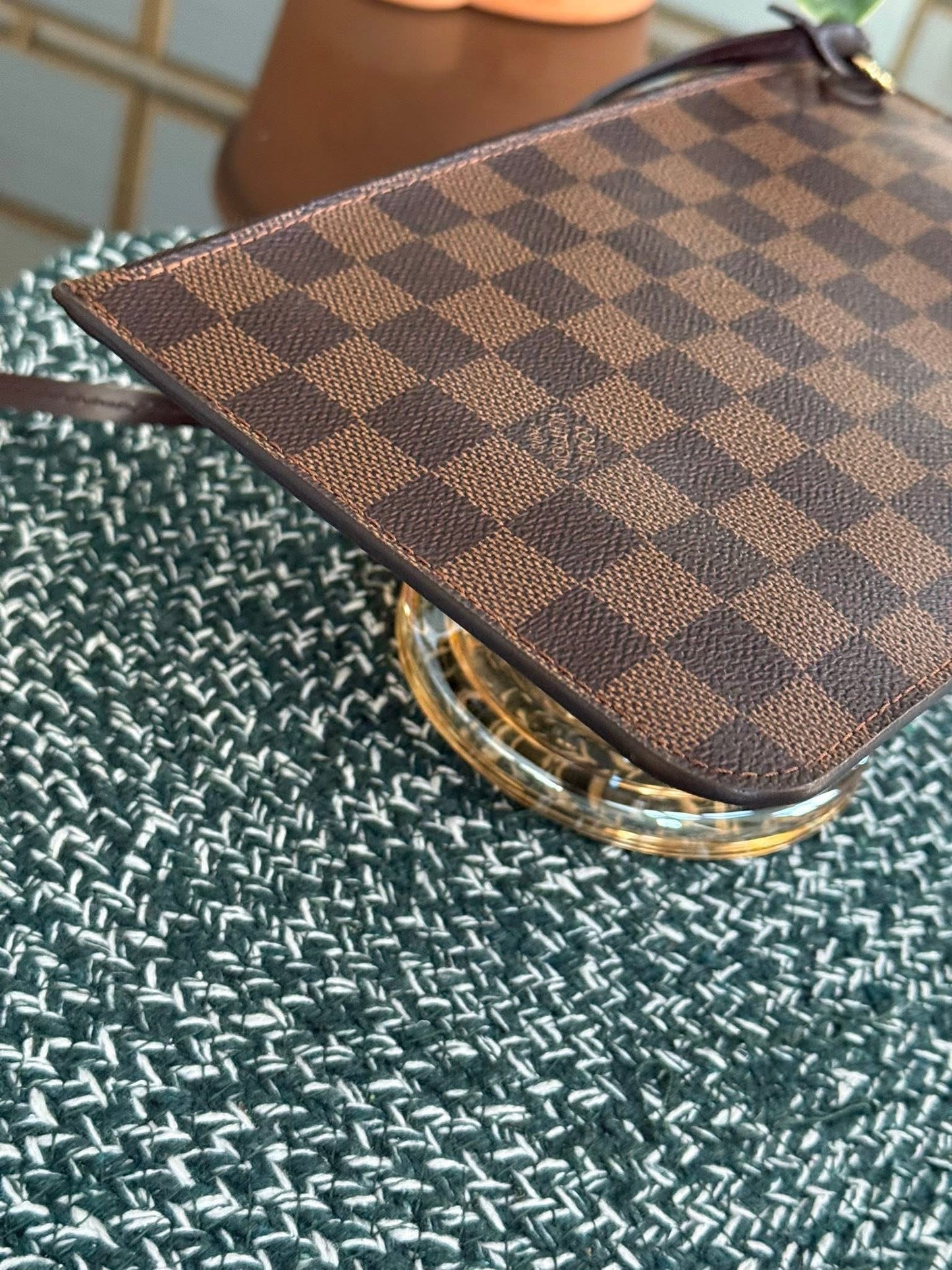 Neverfull MM/GM in DE Pouch with Wriststrap 🗓️ Year: 2016