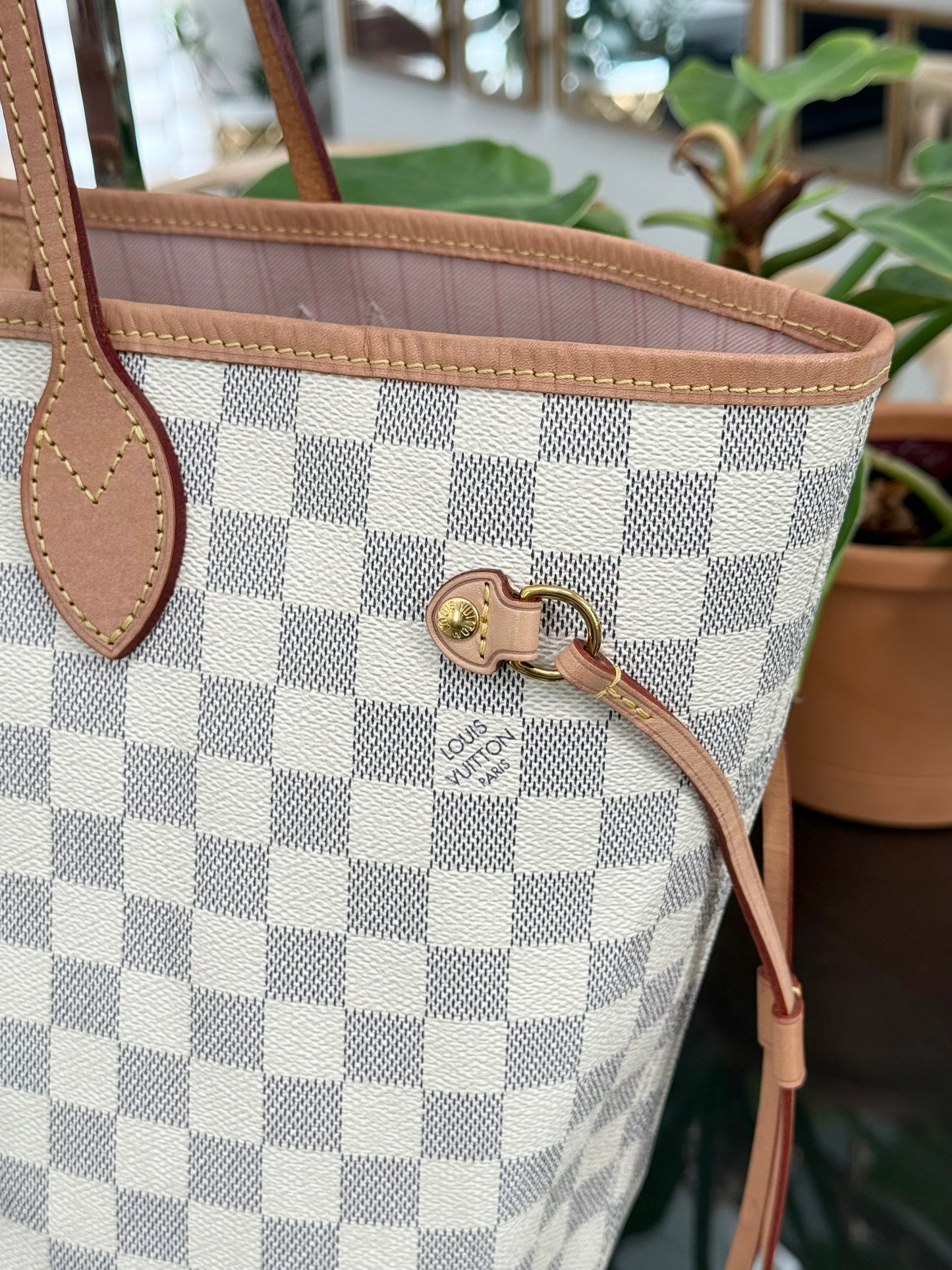 Neverfull MM Azur in Rose Ballerine with Dustbag 📅 Year: 2020