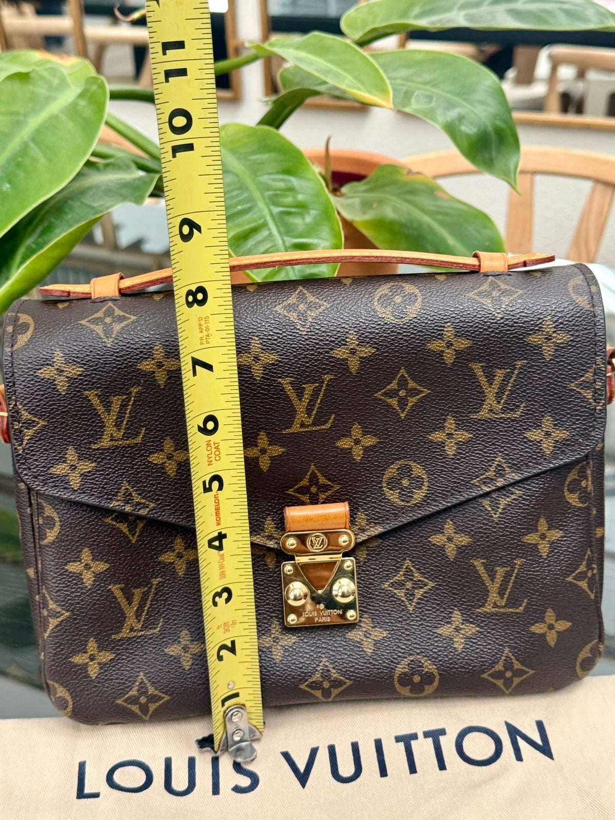 Pochette Metis in Monogram with Original Strap, Box, Dustbag and Paper bag 🗓️ Year 2017