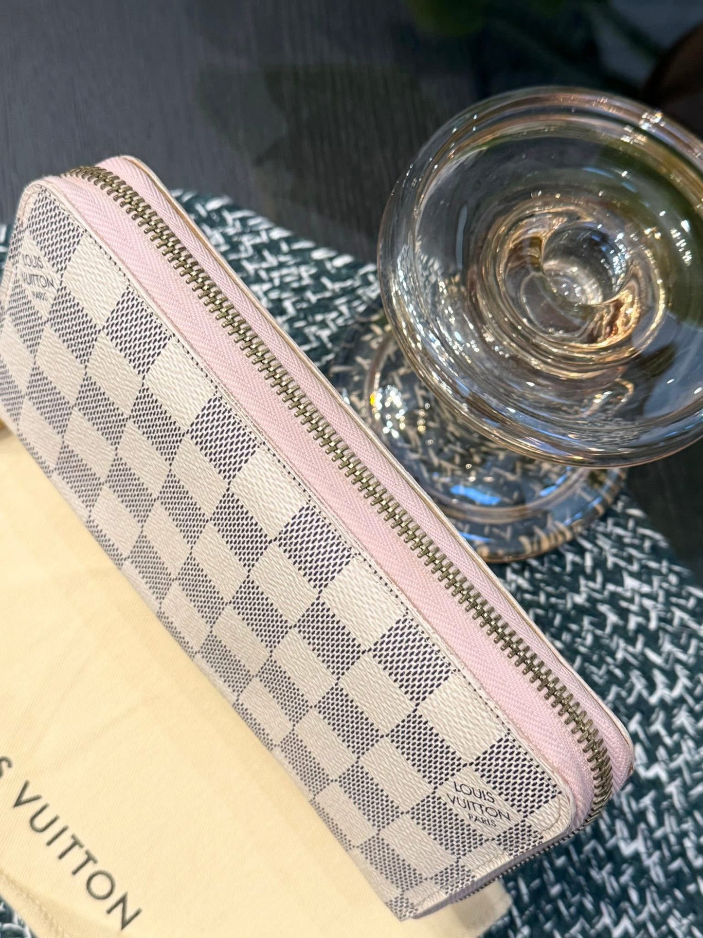 Zippy Wallet Azur in Rose Ballerine with Dustbag 🗓️ Year: 2019