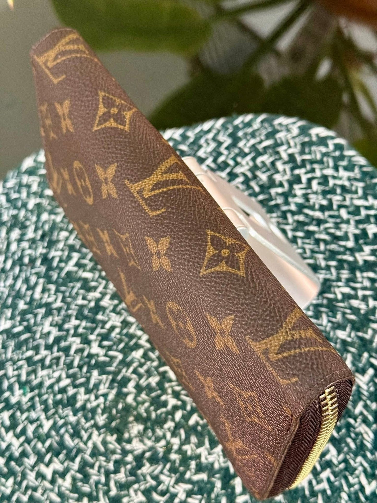 Monogram Zippy Long Wallet 🗓️ Year: 2009