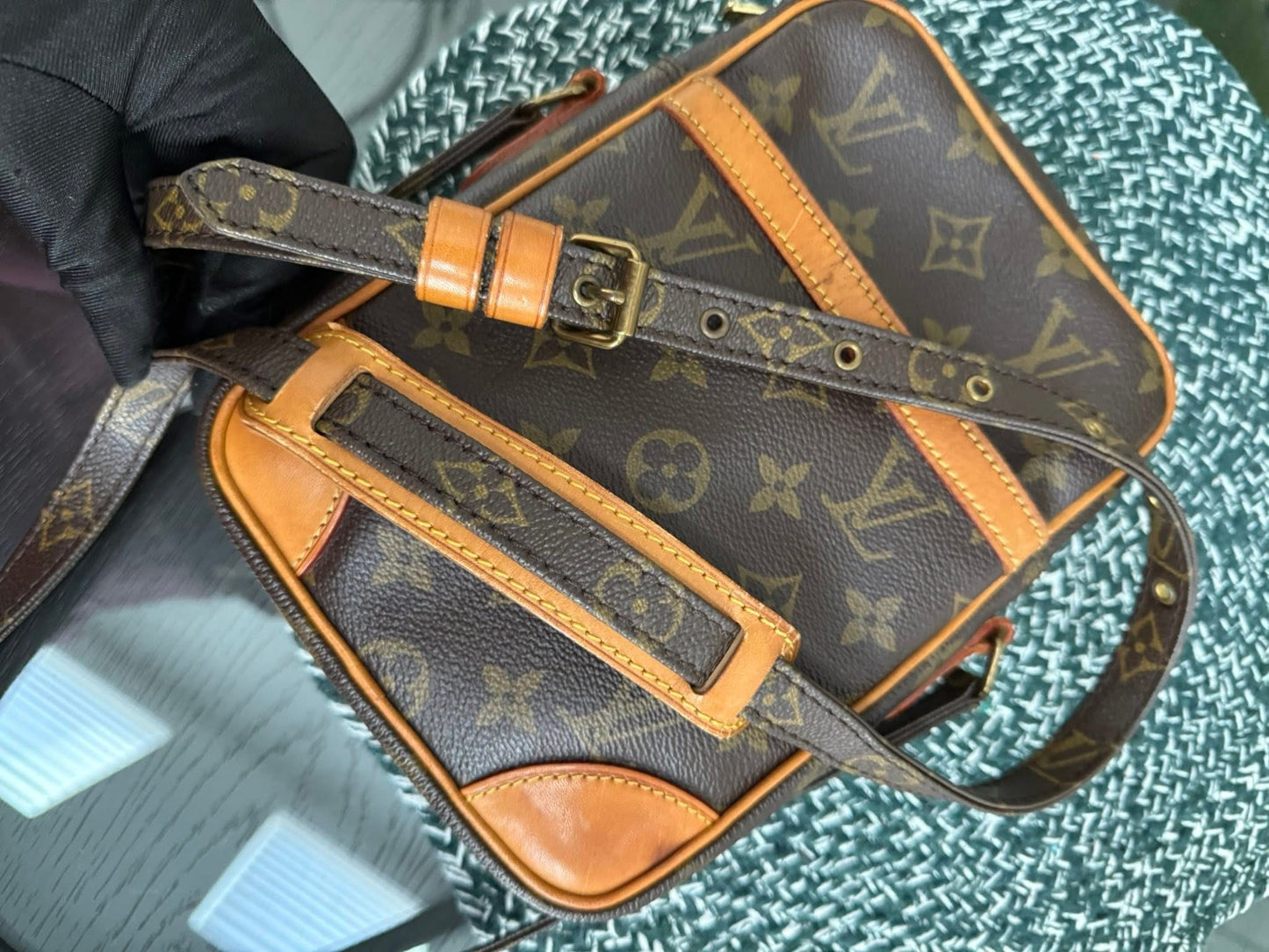 Danube PM Crossbody Bag 🗓️ Year: 1990