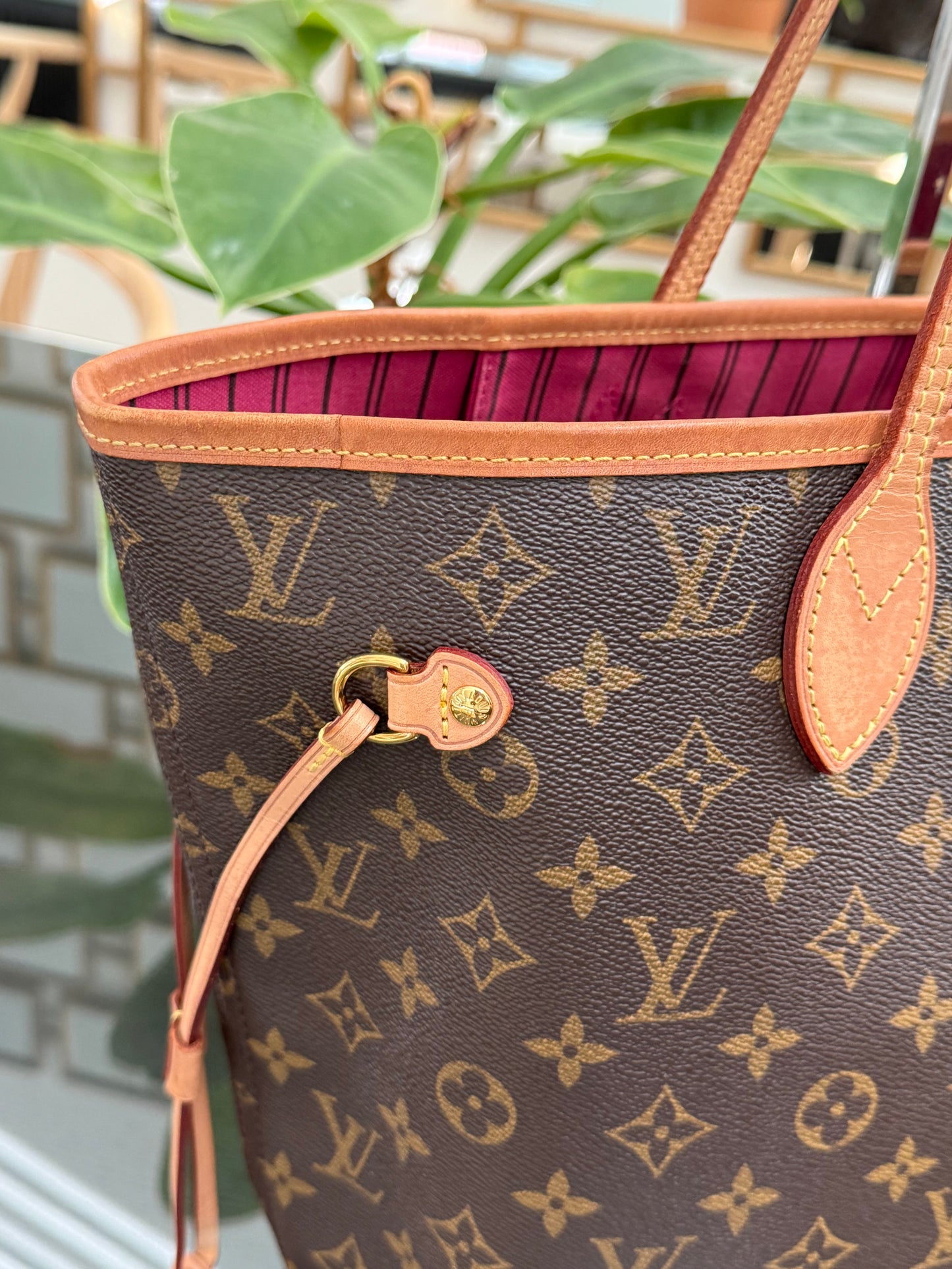 Neverfull MM Monogram in Peony with Dustbag 📅 Year: 2020