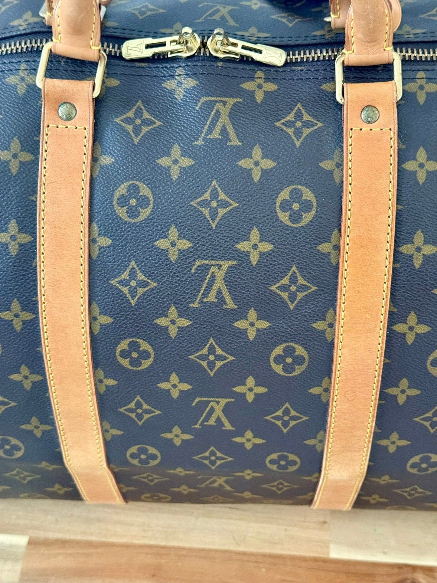 Keepall 60 Bandoulier with Original Strap, Luggage Tag and Poignet 📅 Year: 1994