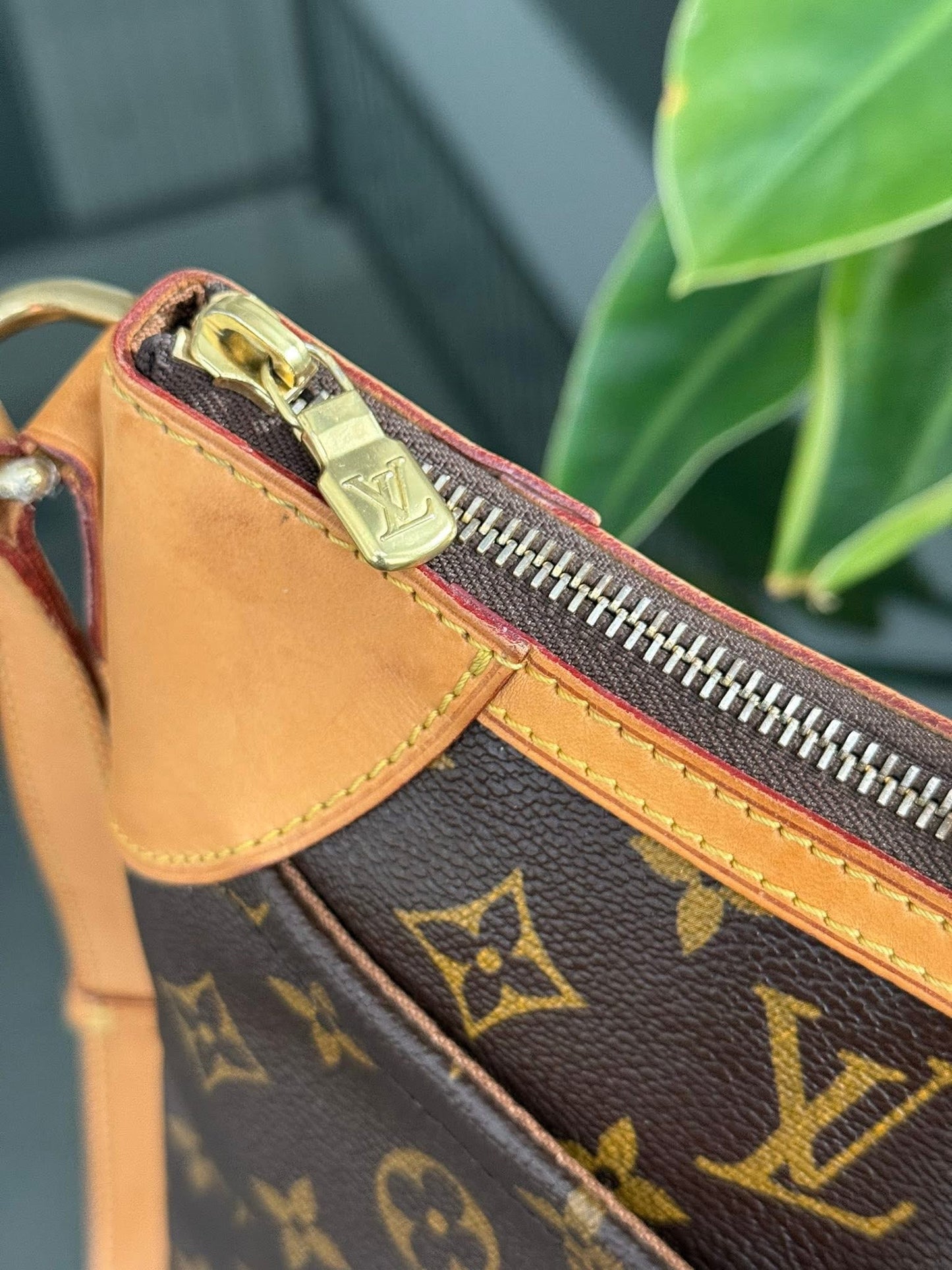 Odeon MM Crossbody with Dustbag - 🗓️ Year: 2008