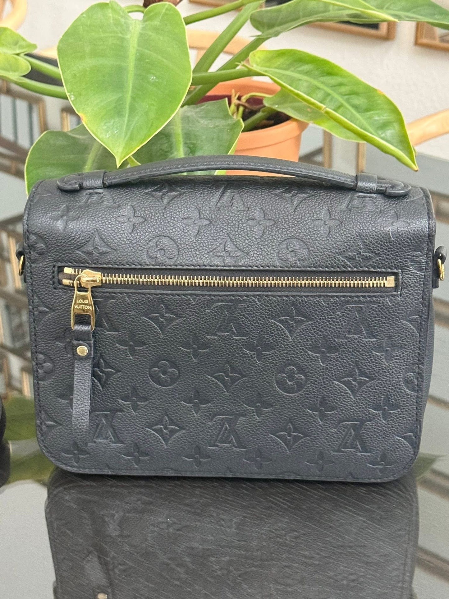 Pochette Metis Empreinte Noir in Black (Microchipped with Complete Inclusions) 💐🌸
