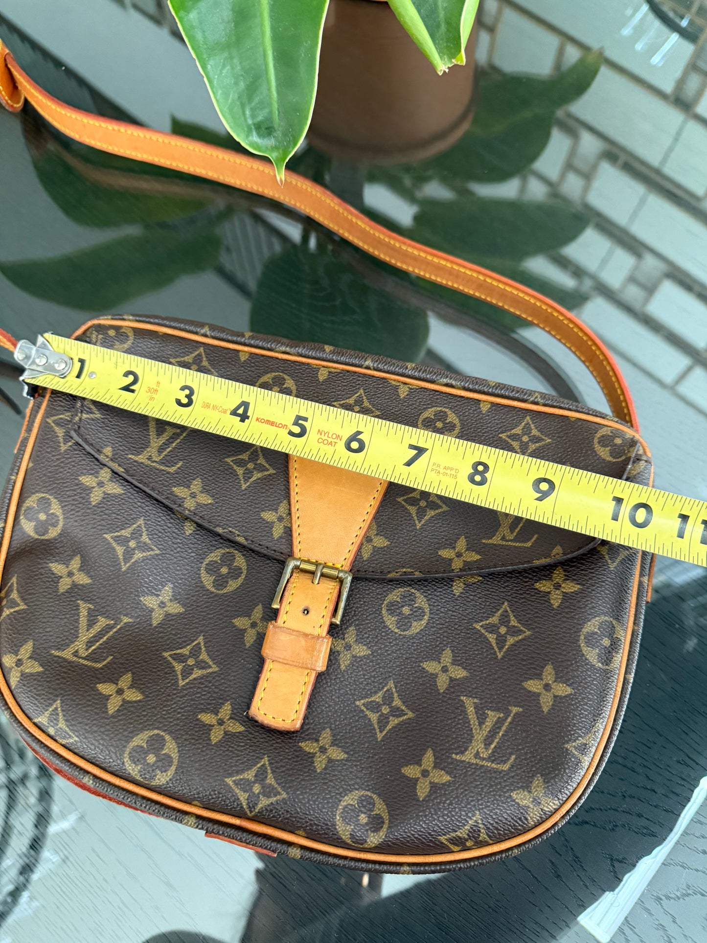 Jeaunefille GM Crossbody 📅 Year: 1987