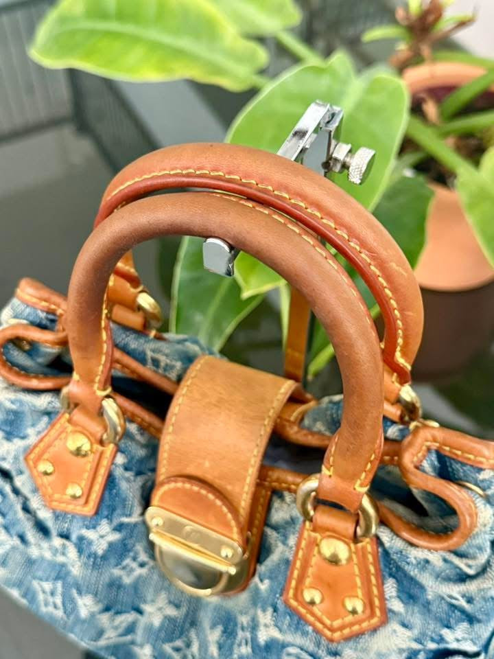 Denim Pleaty Handbag in Blue 📅