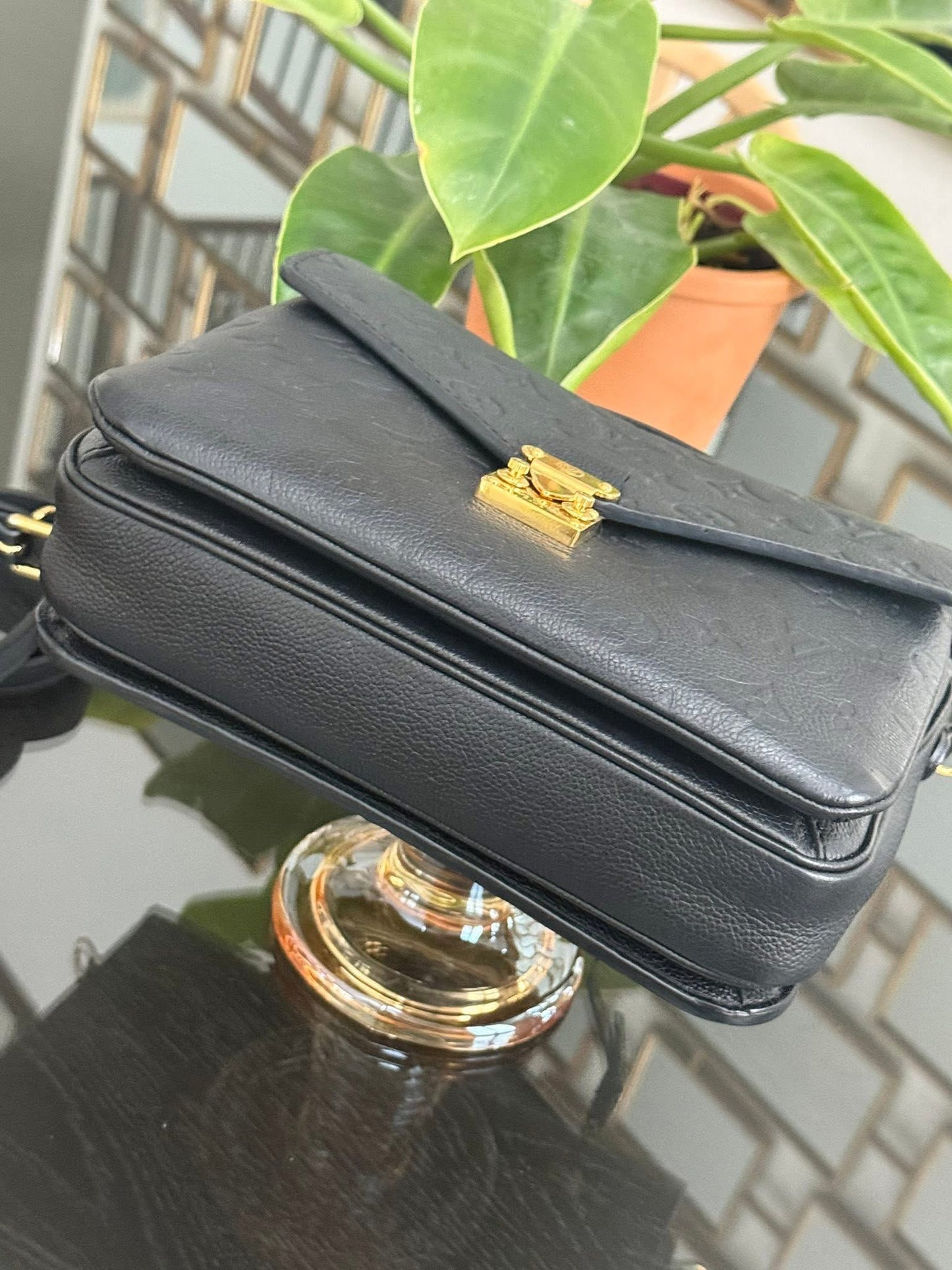 Pochette Metis Empreinte Noir in Black (Microchipped with Complete Inclusions) 💐🌸