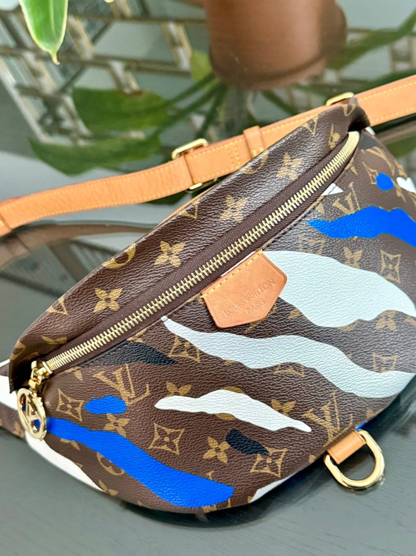 Bumbag Monogram League of Legends with Dustbag, Box and Paper bag 🌺- 🗓️ Year 2019