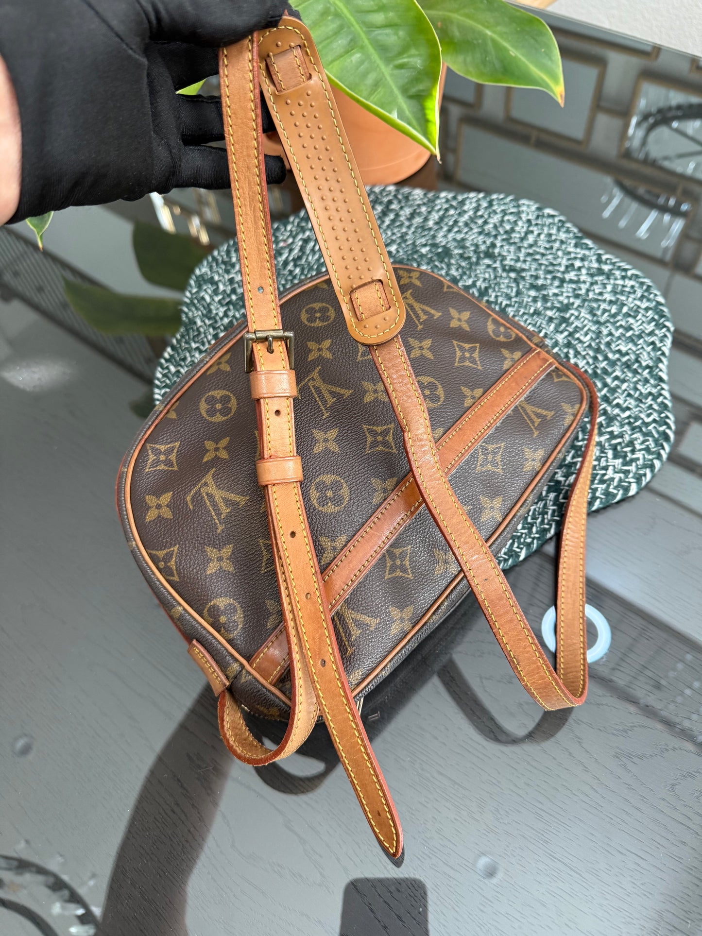 Jeaunefille MM Crossbody 📅 Year: 1990