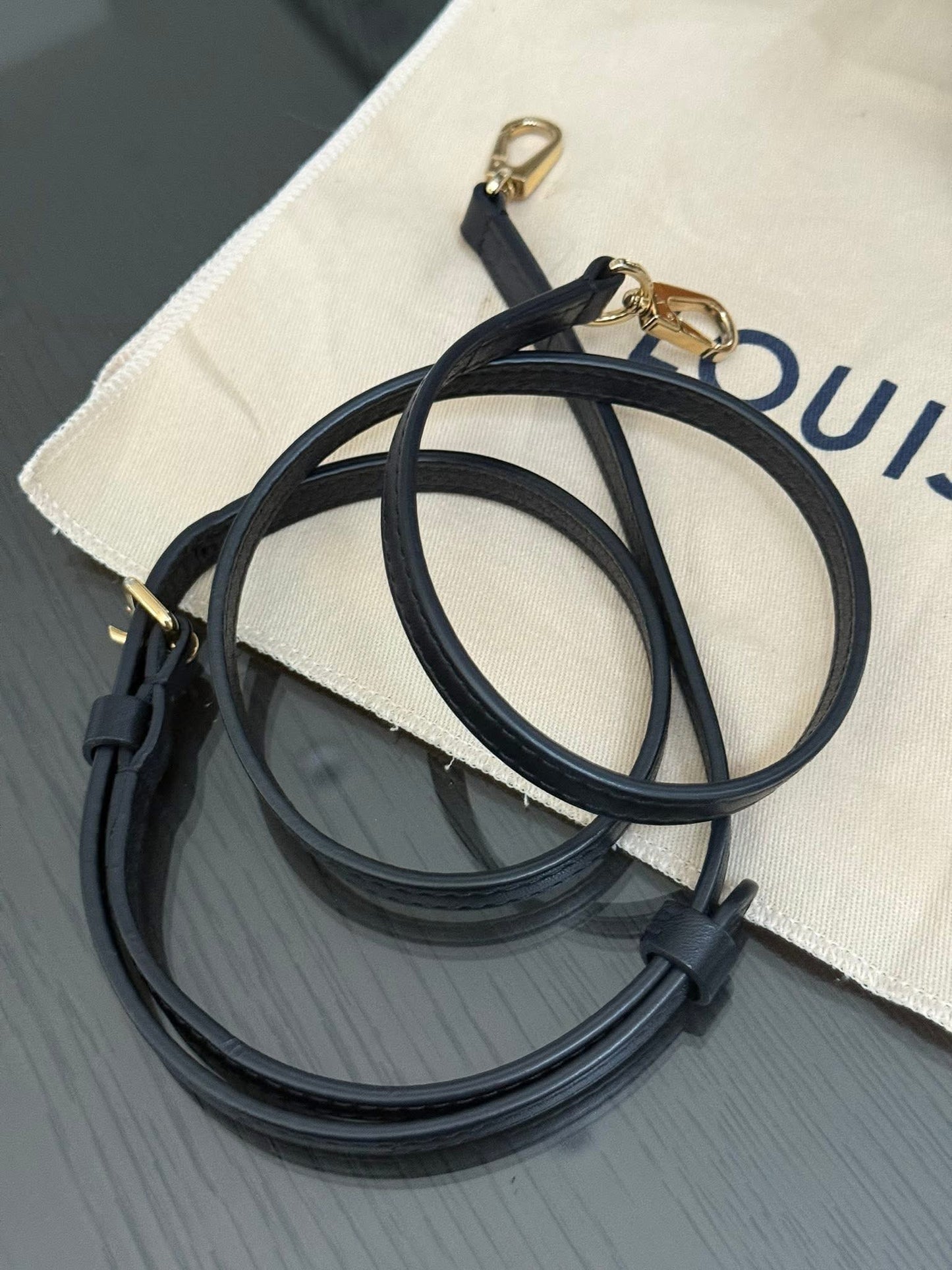 Locky BB Monogram Noir with Original Strap, Dustbag, Box and Paper bag - 📅 Year: 2019