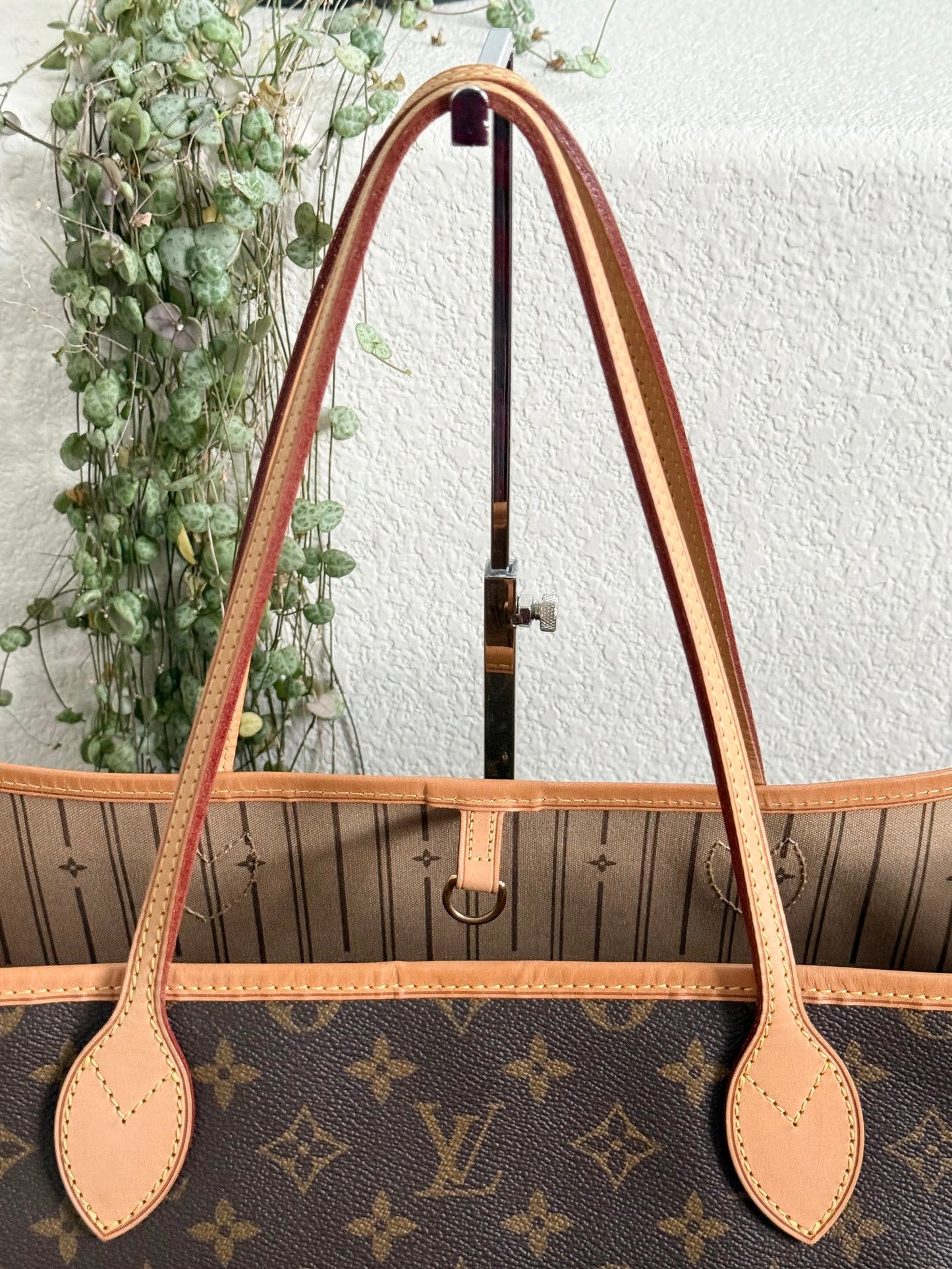 Neverfull GM with Dustbag and Insert Organizer -🗓️ Year: 2010