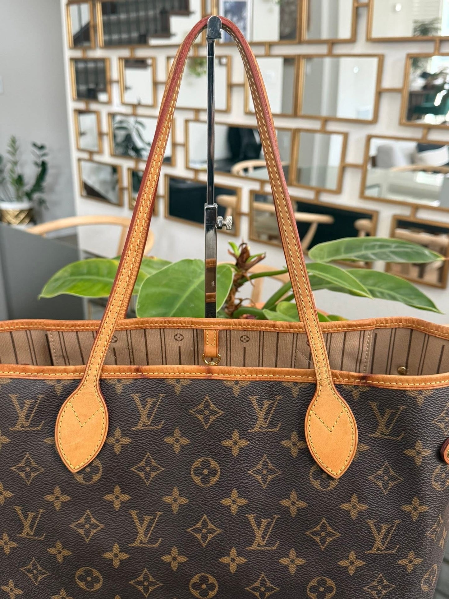 Neverfull MM with Insert Organizer 📅 Year: 2013